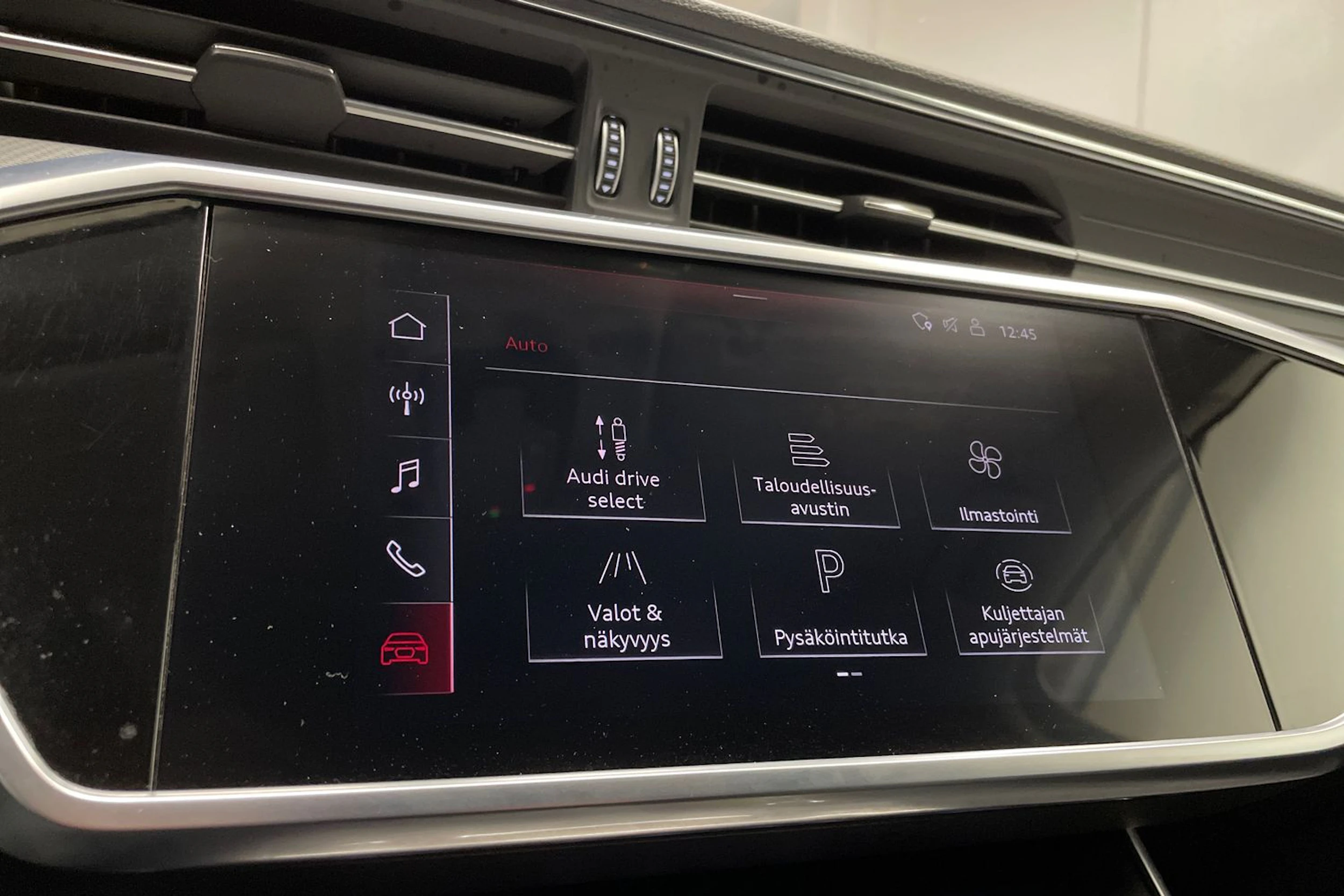 Valkoinen Audi A6 2019 kuva 21.