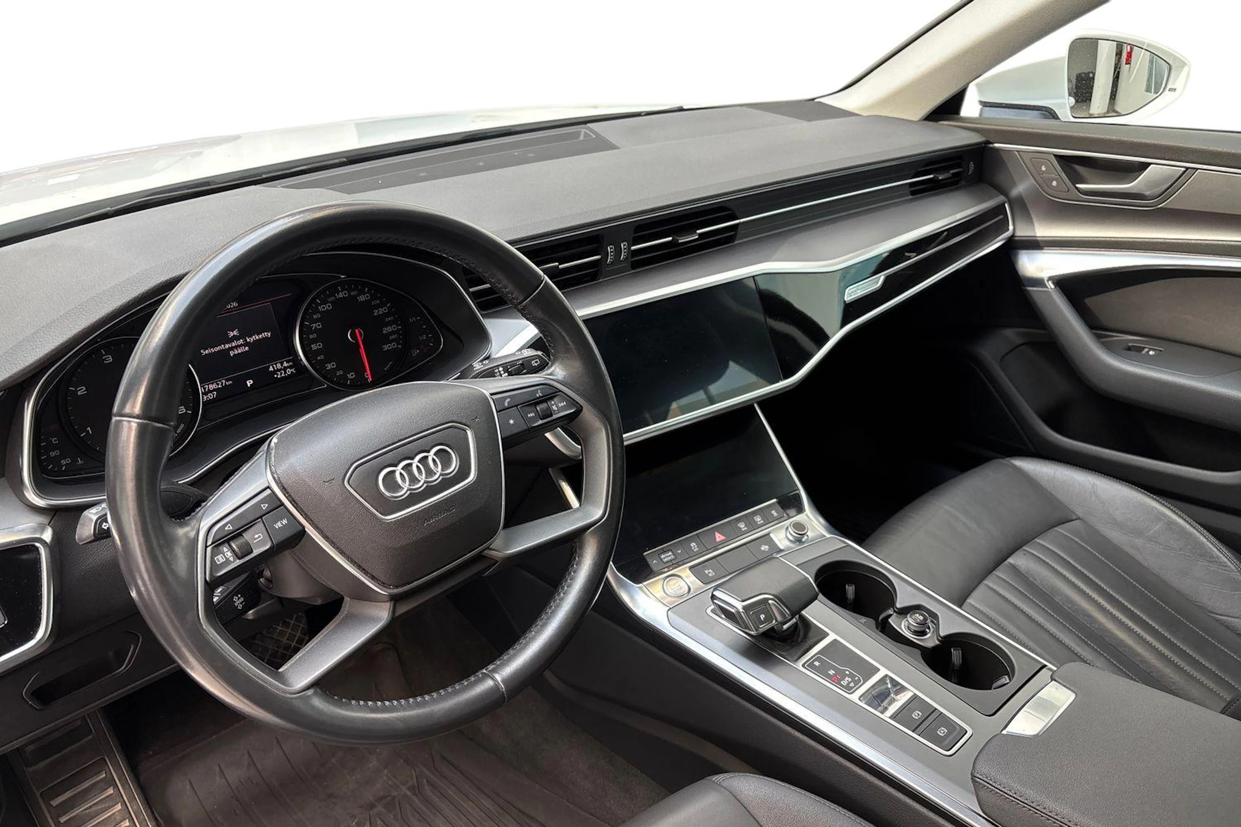 valkoinen Audi A6 2019 kuva 6.