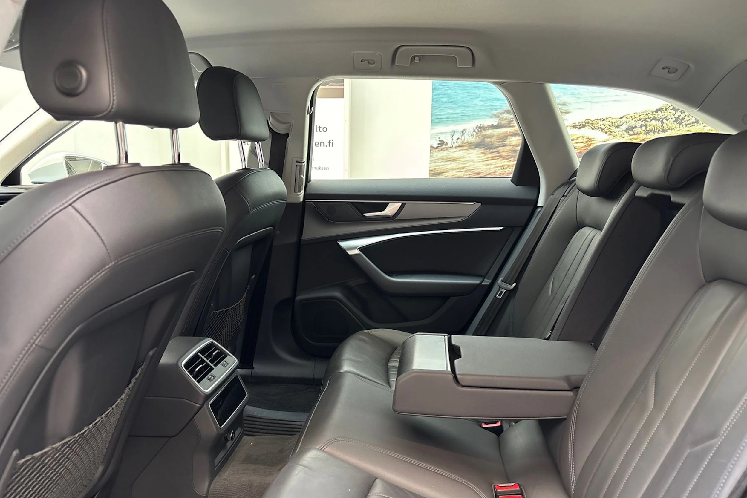 valkoinen Audi A6 2019 kuva 14.