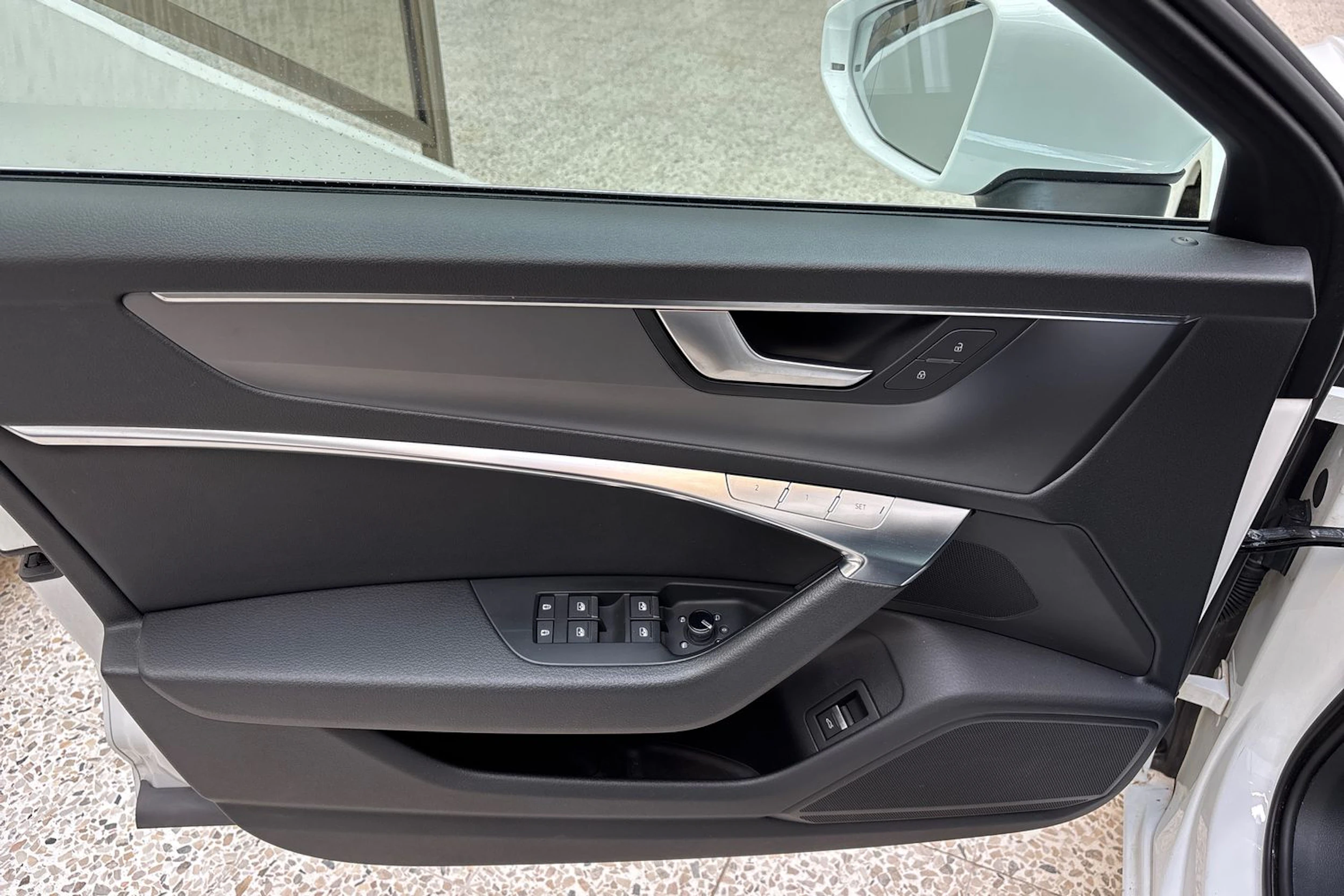 valkoinen Audi A6 2019 kuva 15.