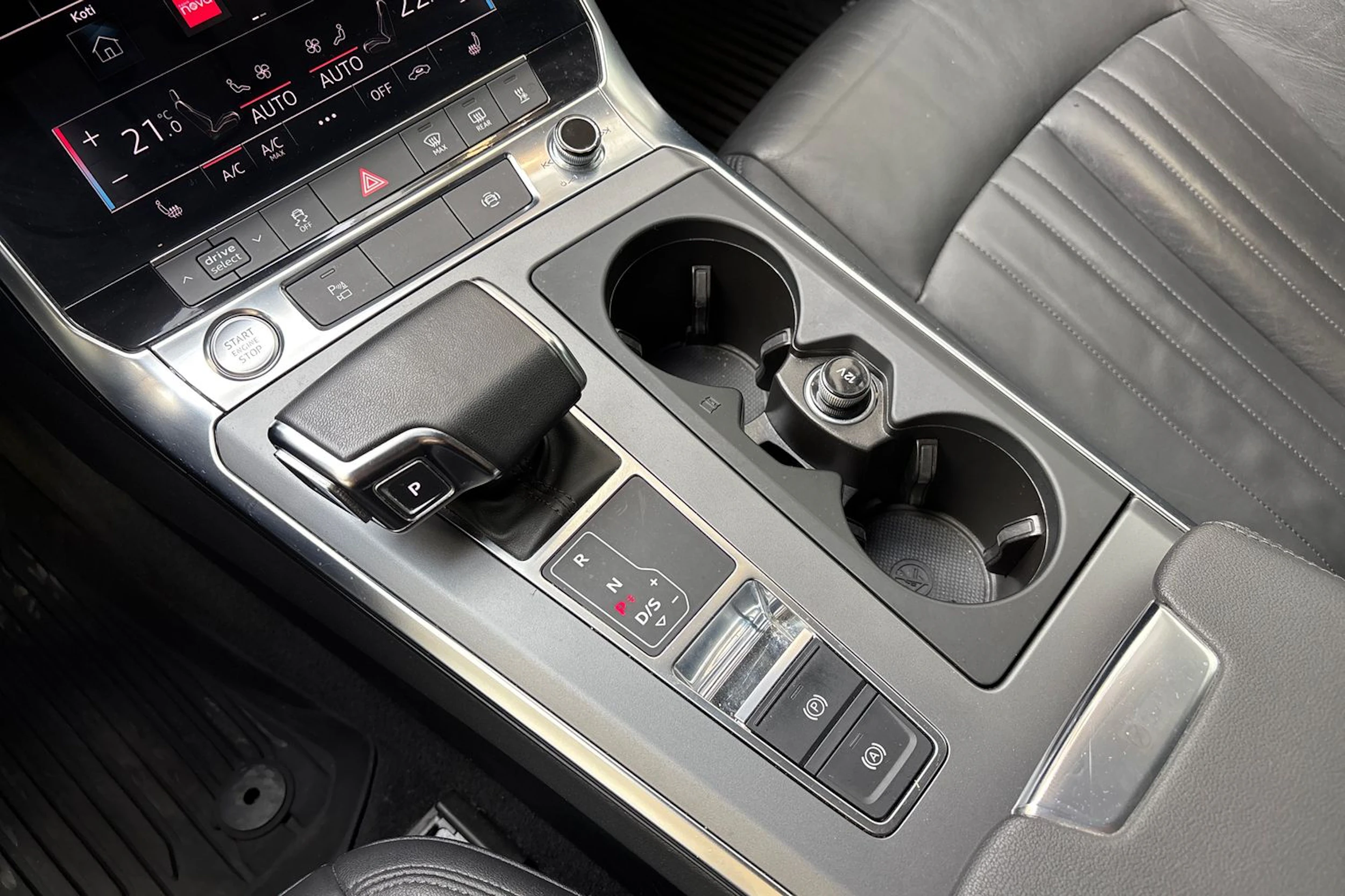valkoinen Audi A6 2019 kuva 21.