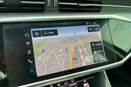 valkoinen Audi A6 2019 kuva 24.