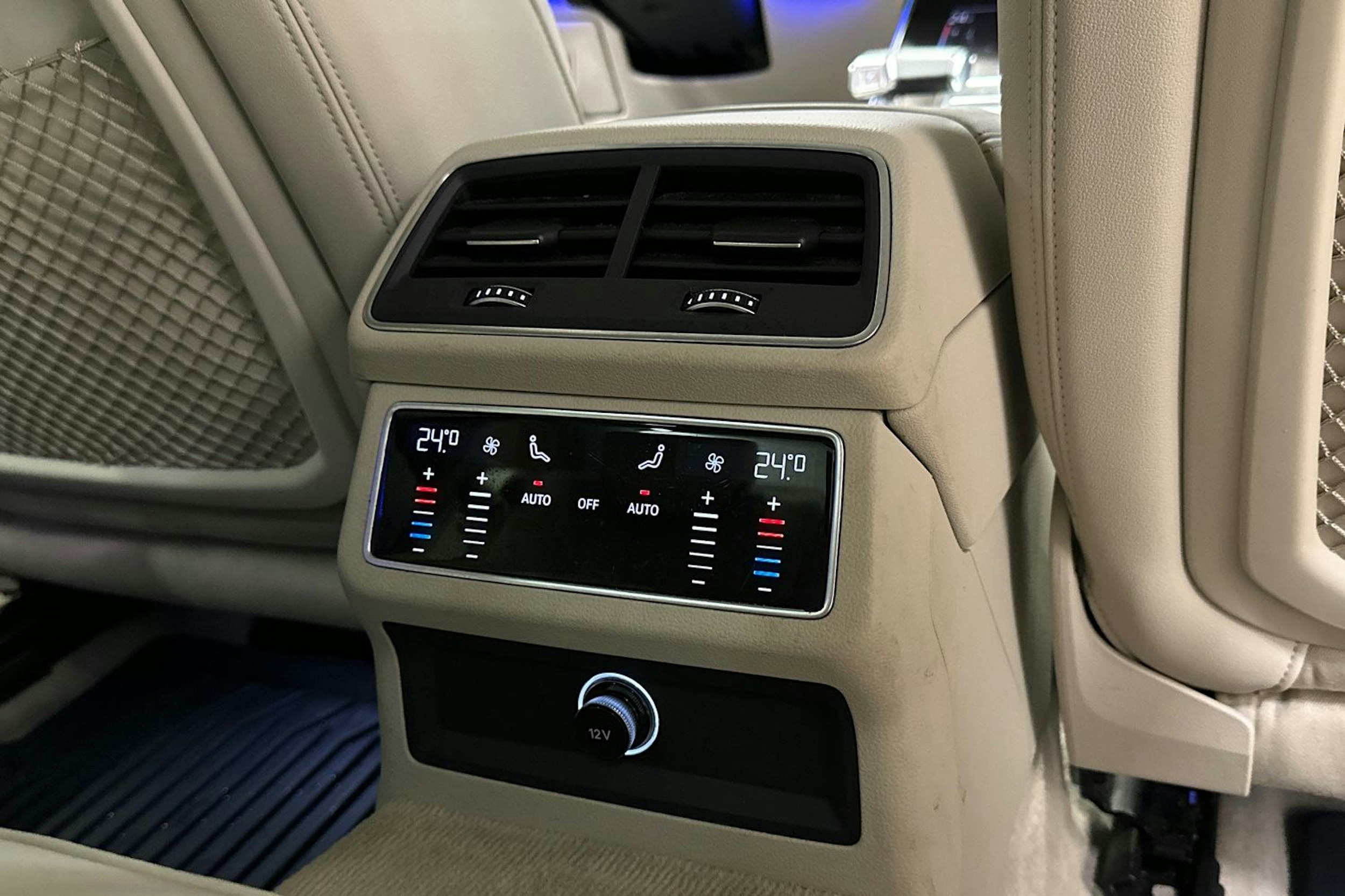 musta Audi A6 2019 kuva 17.