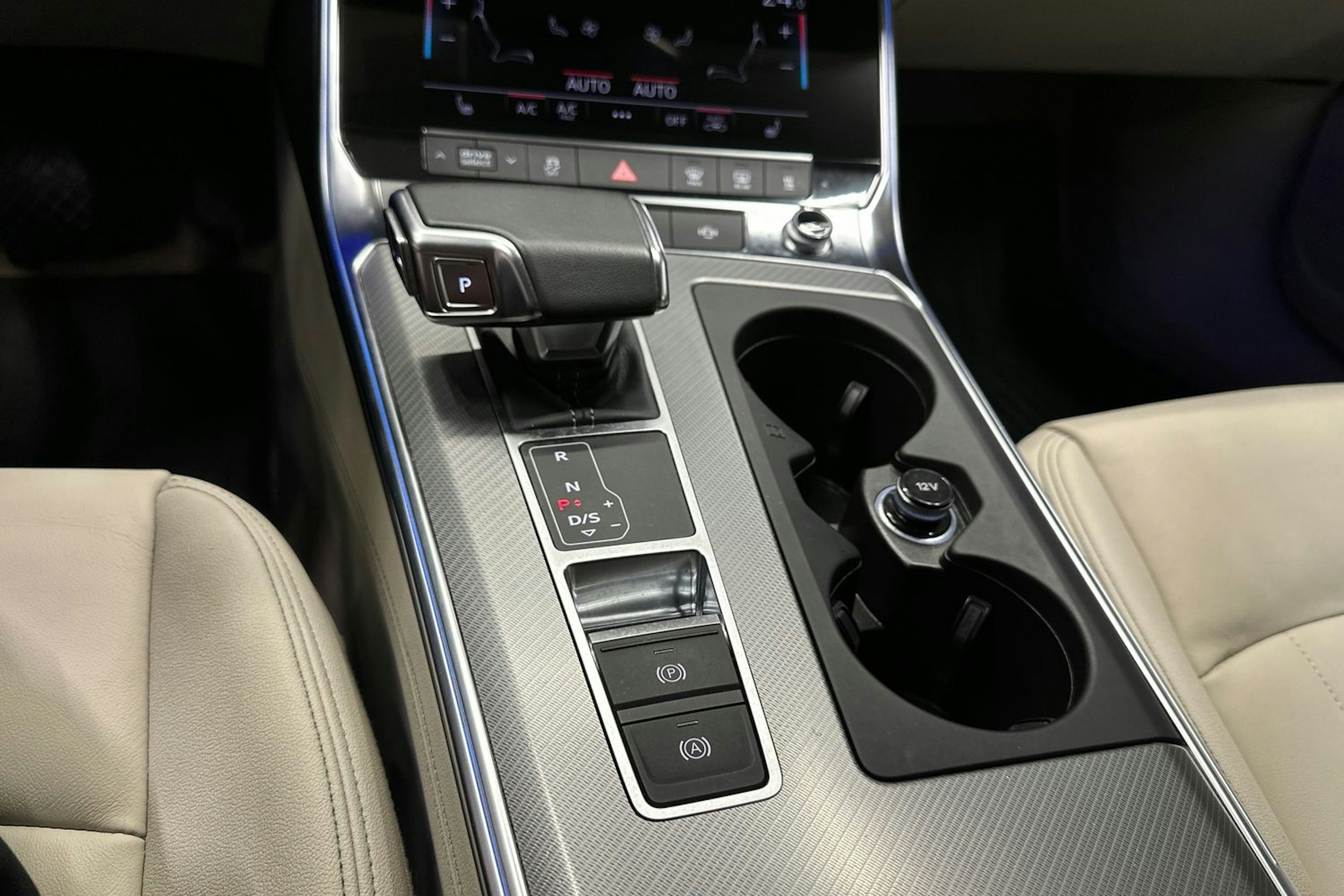 musta Audi A6 2019 kuva 26.