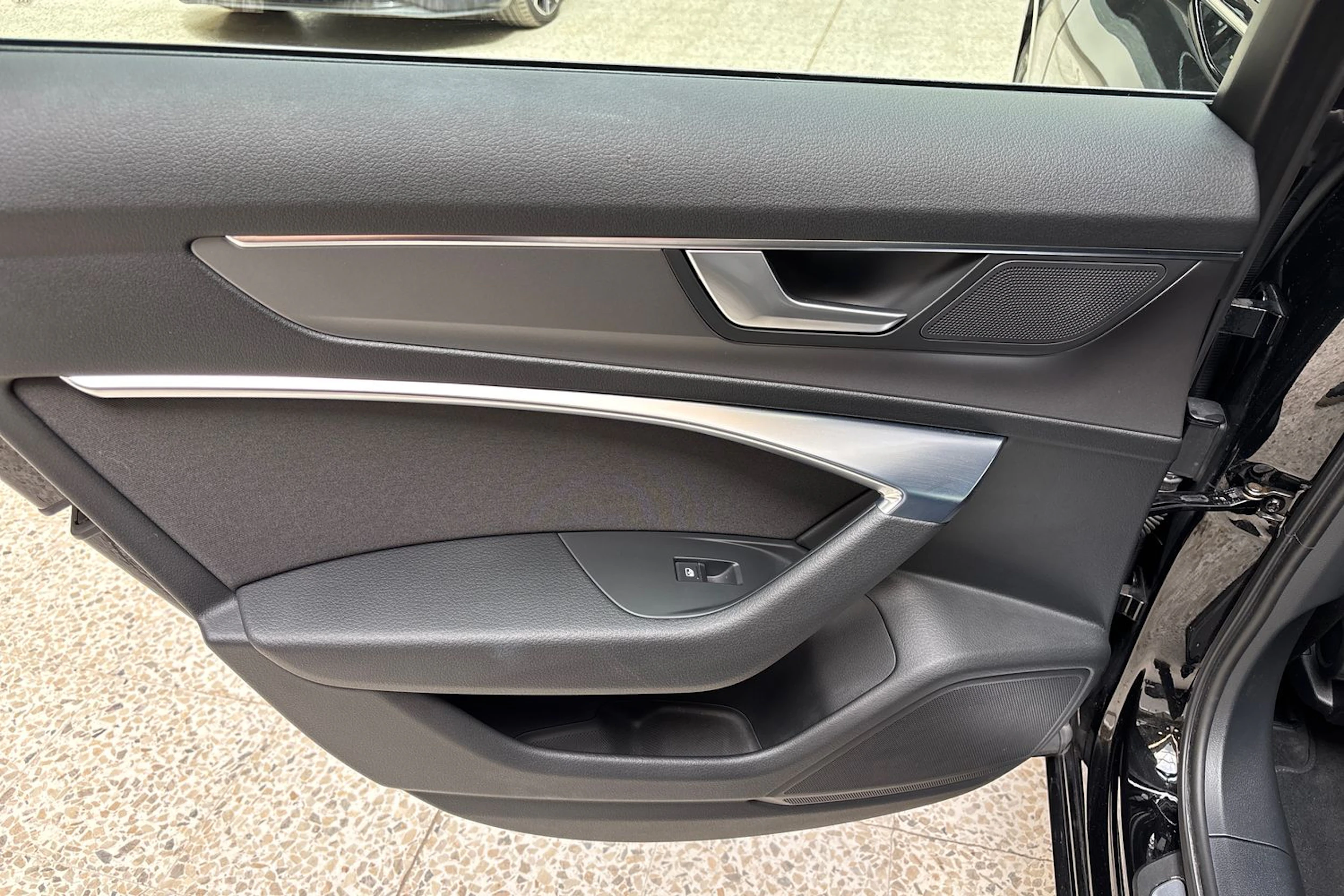 musta Audi A6 2019 kuva 17.