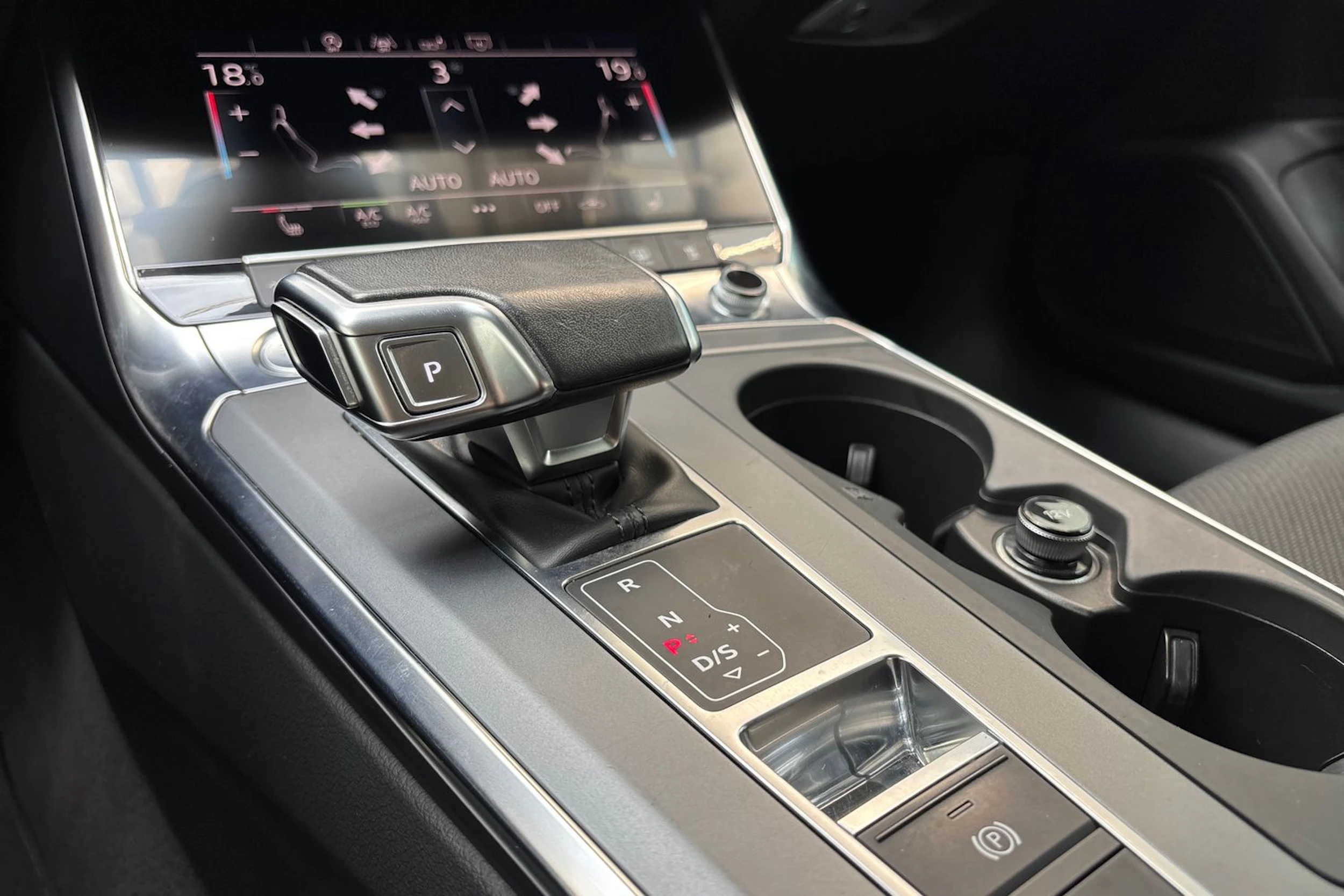 musta Audi A6 2019 kuva 23.
