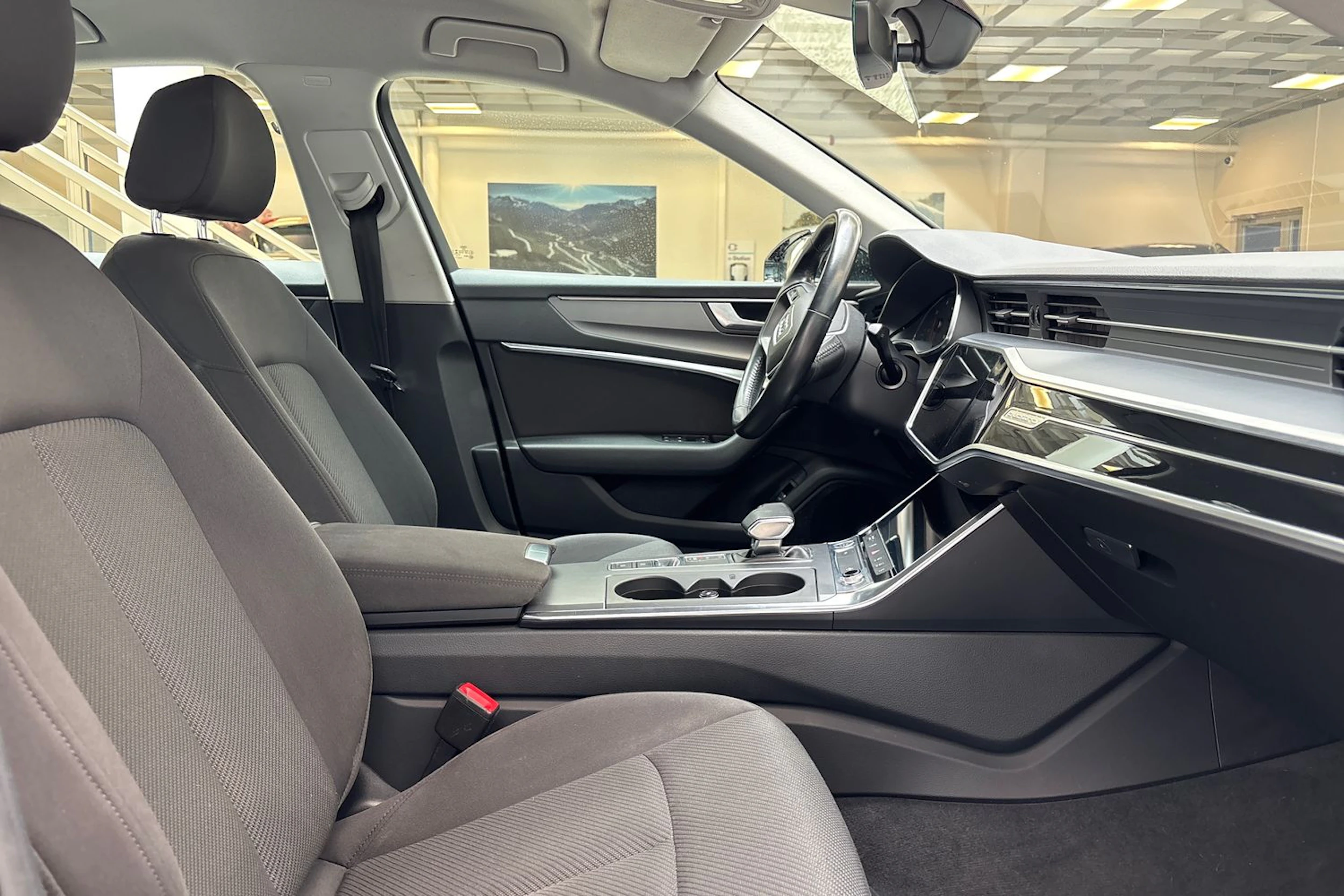 musta Audi A6 2019 kuva 27.