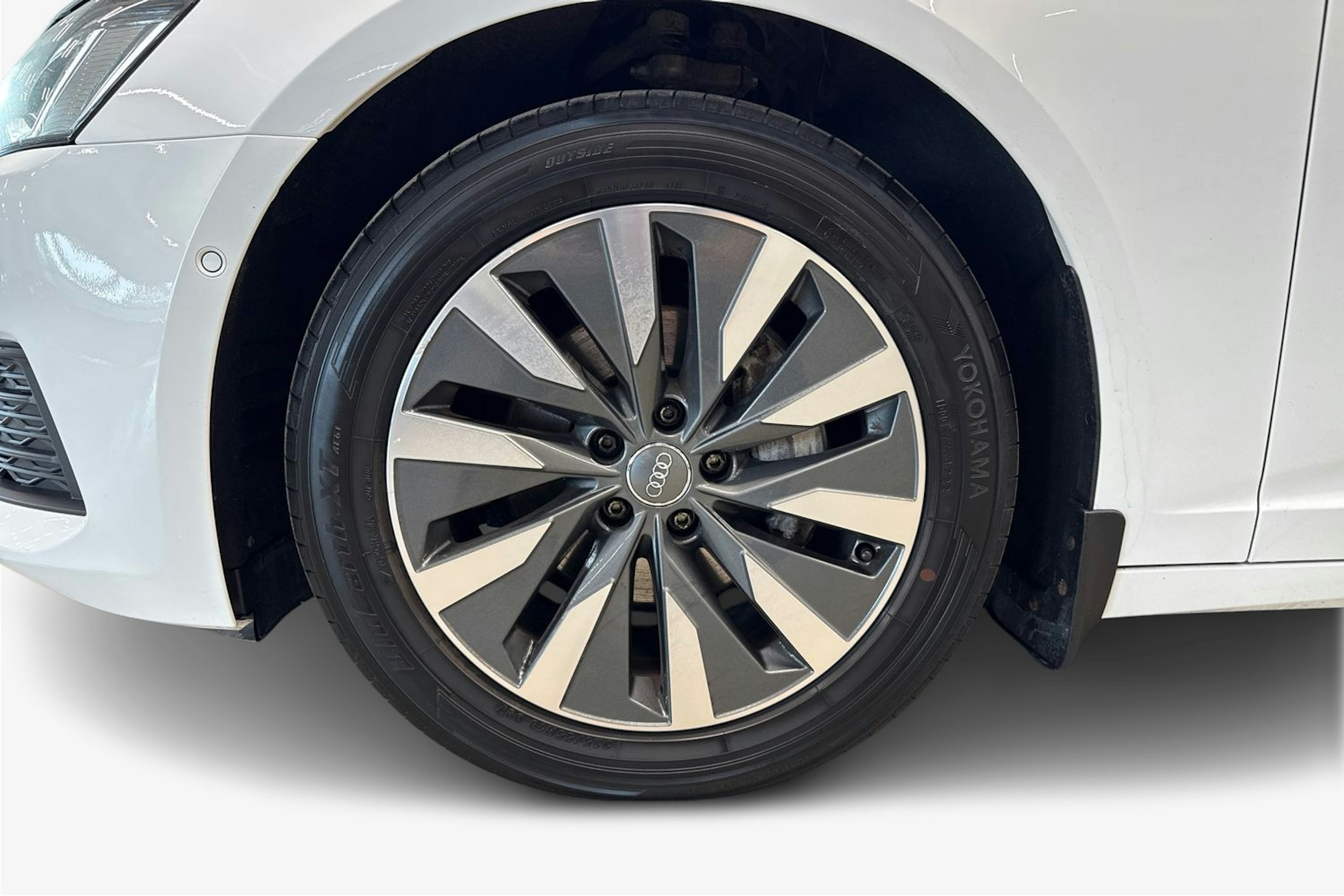 valkoinen Audi A6 2019 kuva 11.
