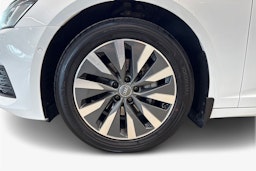 valkoinen Audi A6 2019 kuva 11.