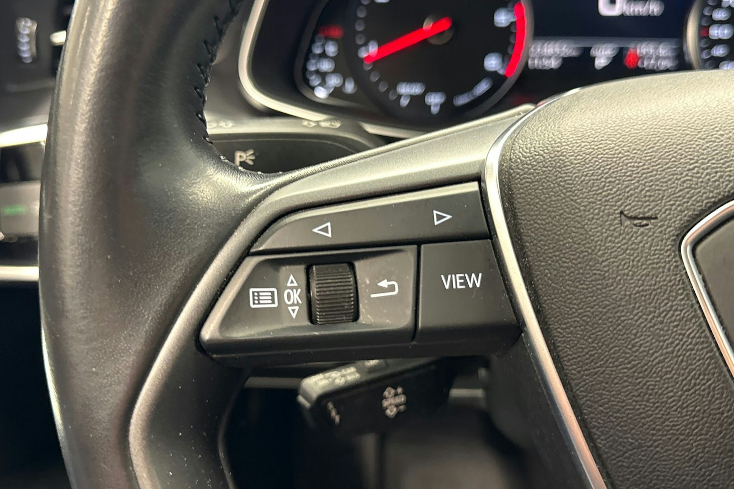 valkoinen Audi A6 2019 kuva 15.