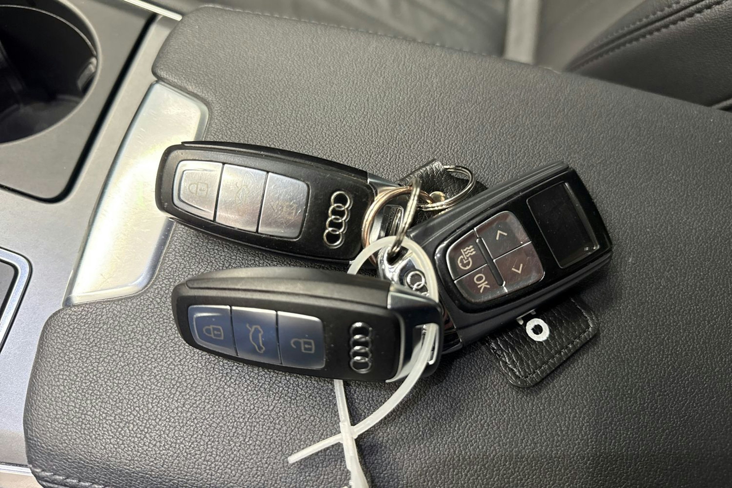 valkoinen Audi A6 2019 kuva 29.
