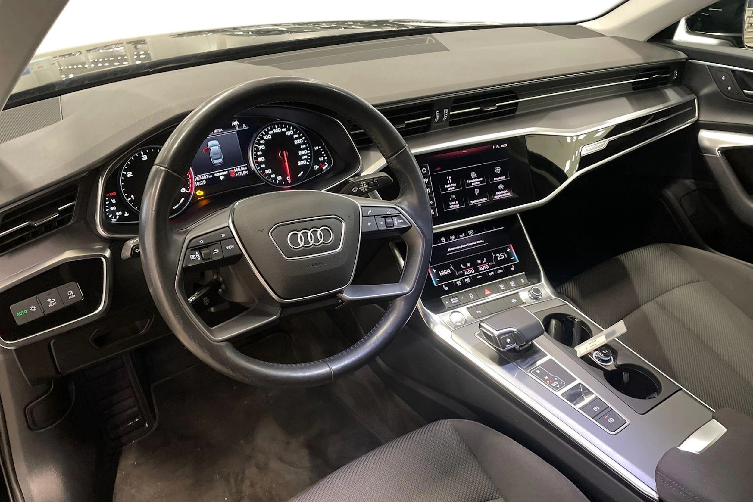 musta Audi A6 2019 kuva 6.