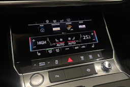 musta Audi A6 2019 kuva 22.