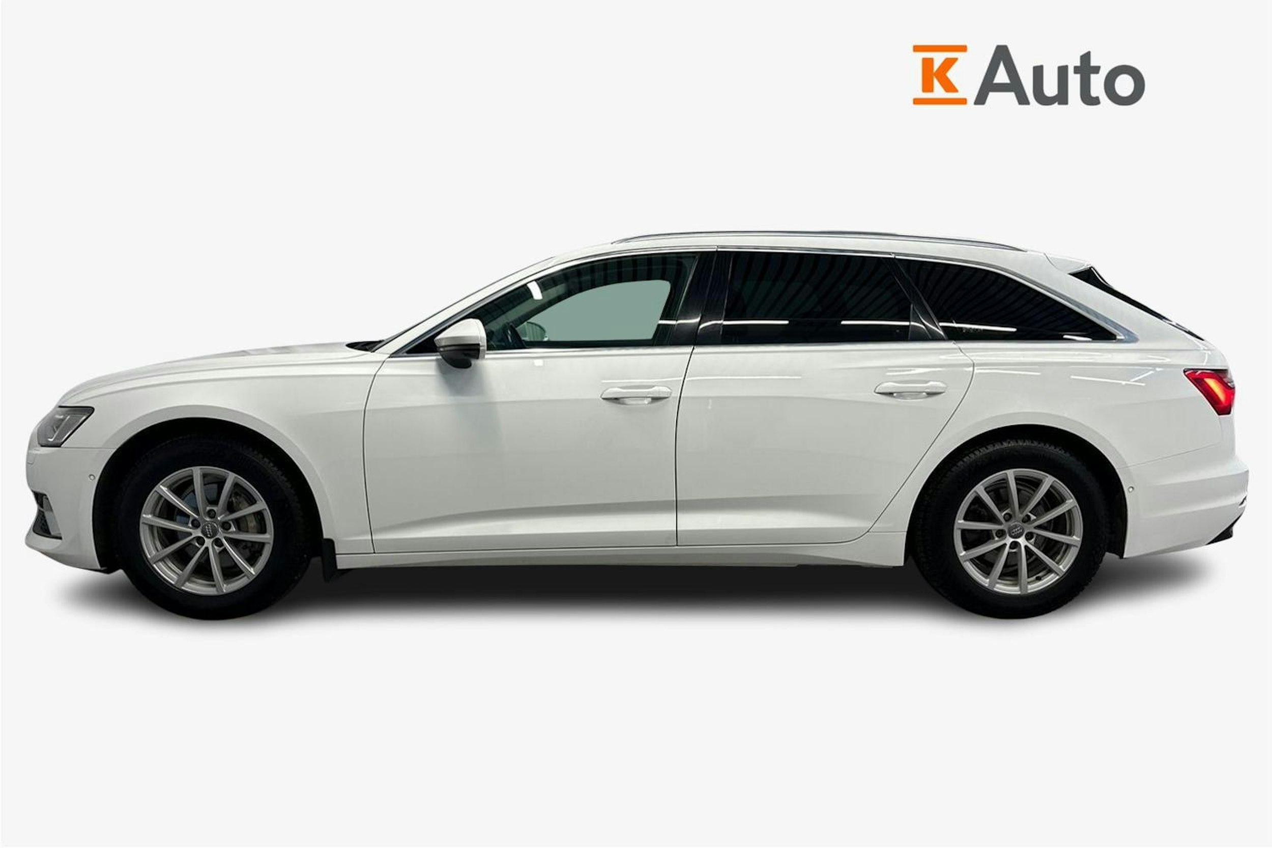 valkoinen Audi A6 2019 kuva 6.
