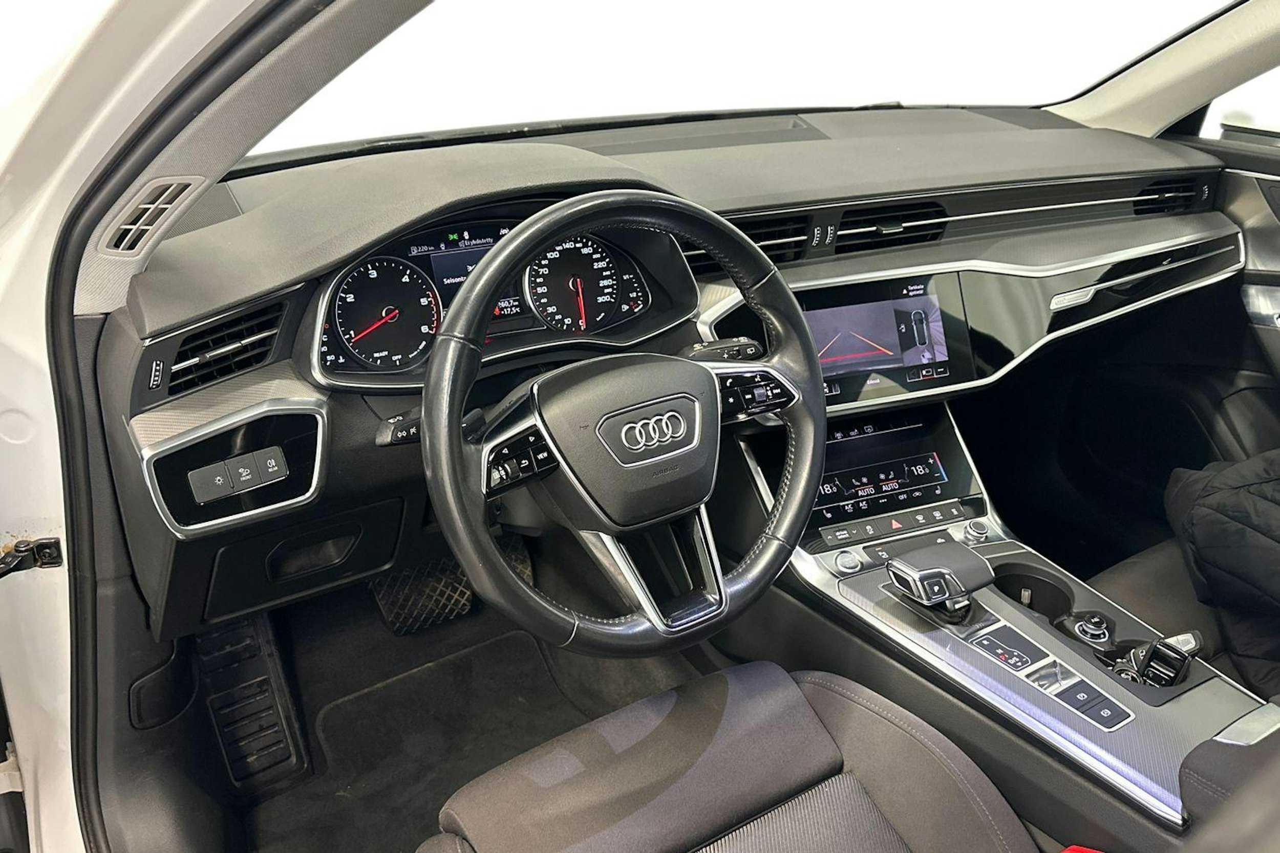 valkoinen Audi A6 2019 kuva 7.