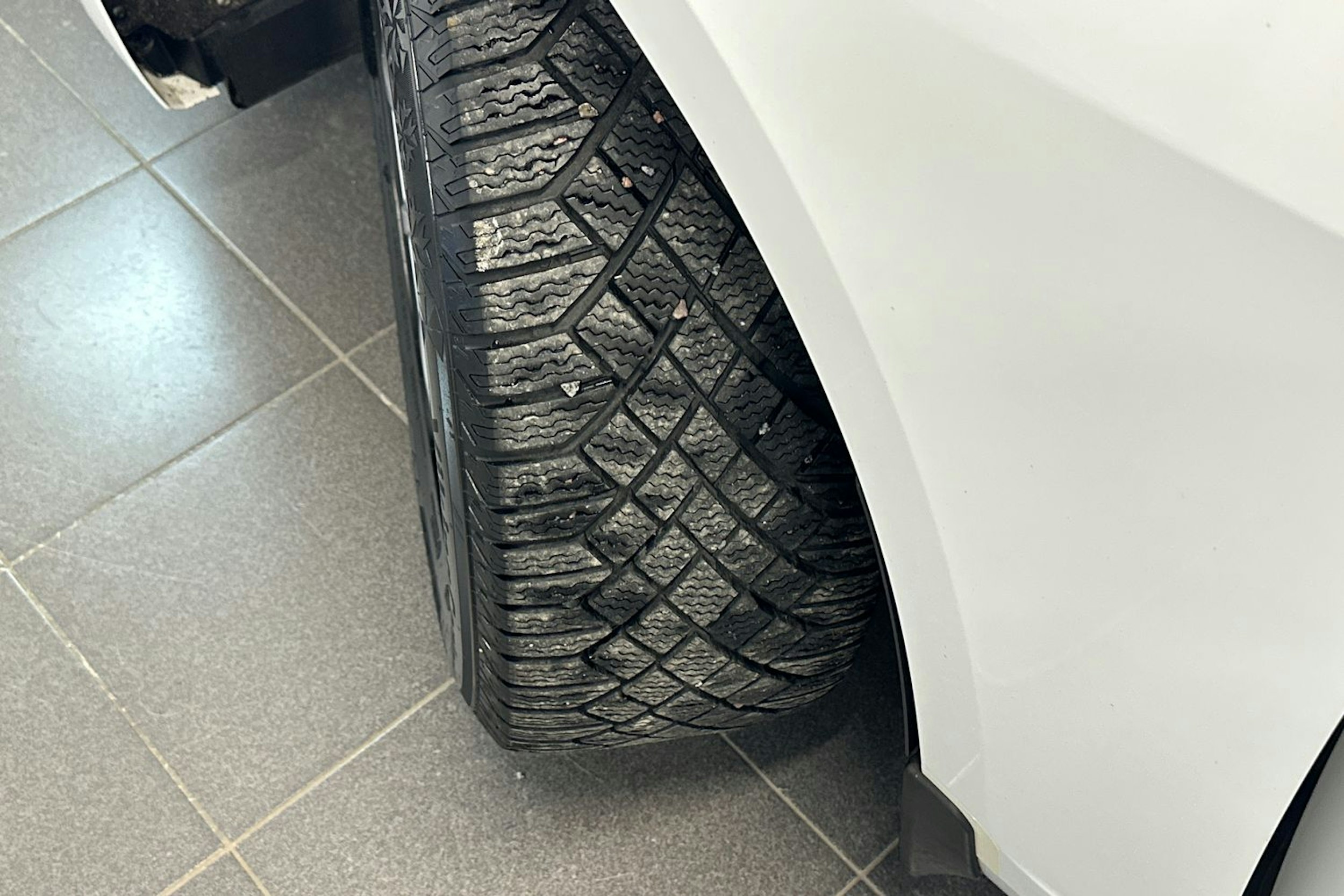 valkoinen Audi A6 2019 kuva 13.