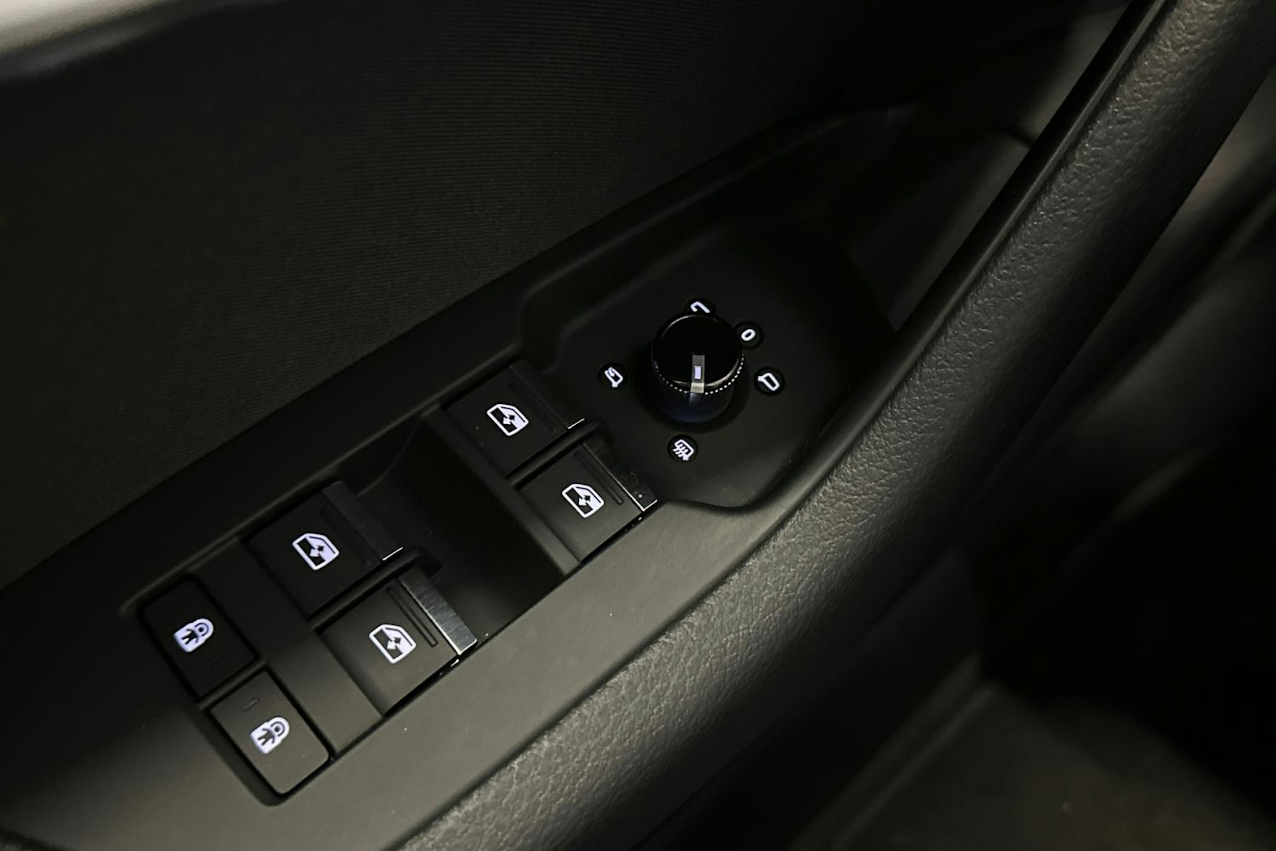 valkoinen Audi A6 2019 kuva 16.