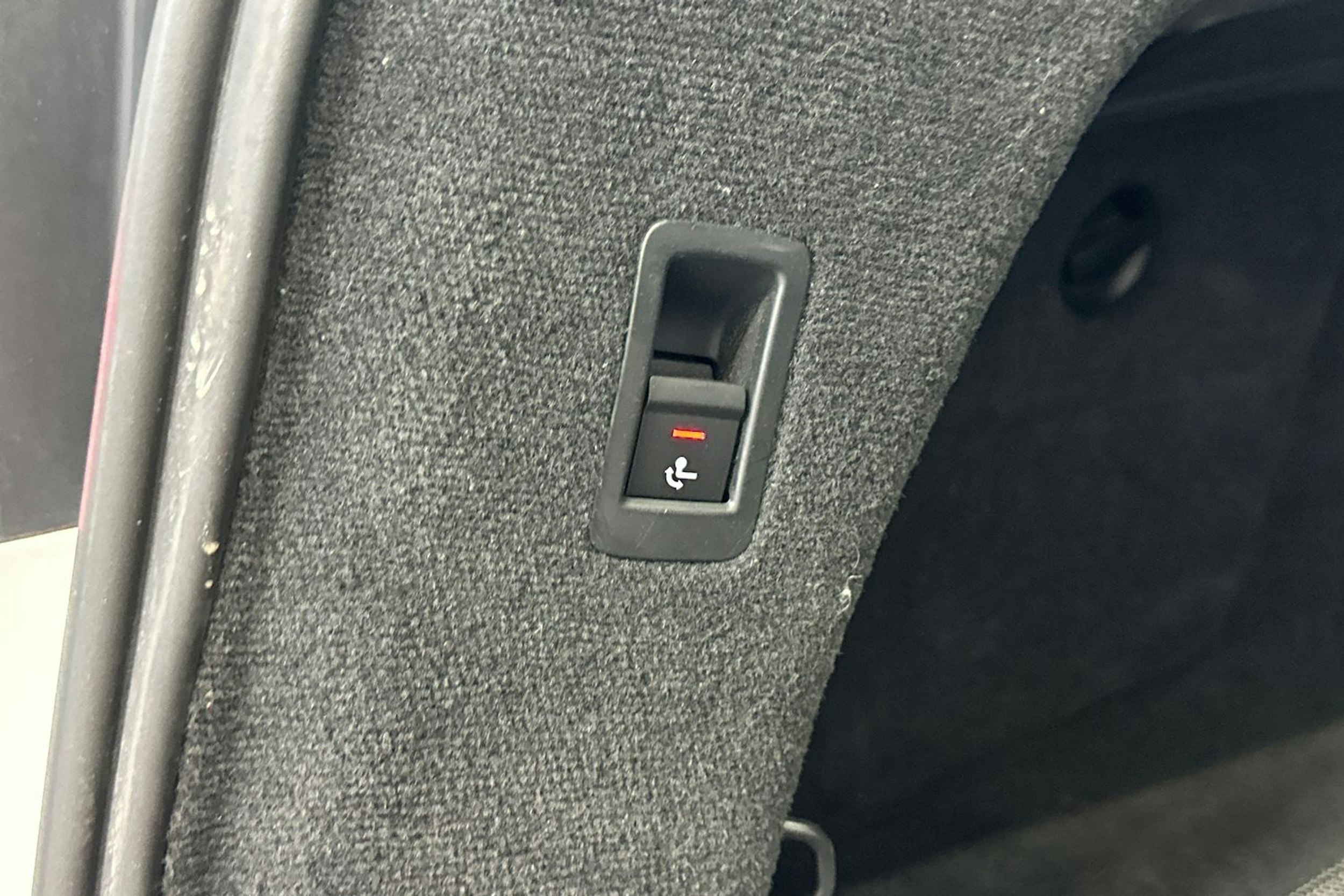 valkoinen Audi A6 2019 kuva 34.