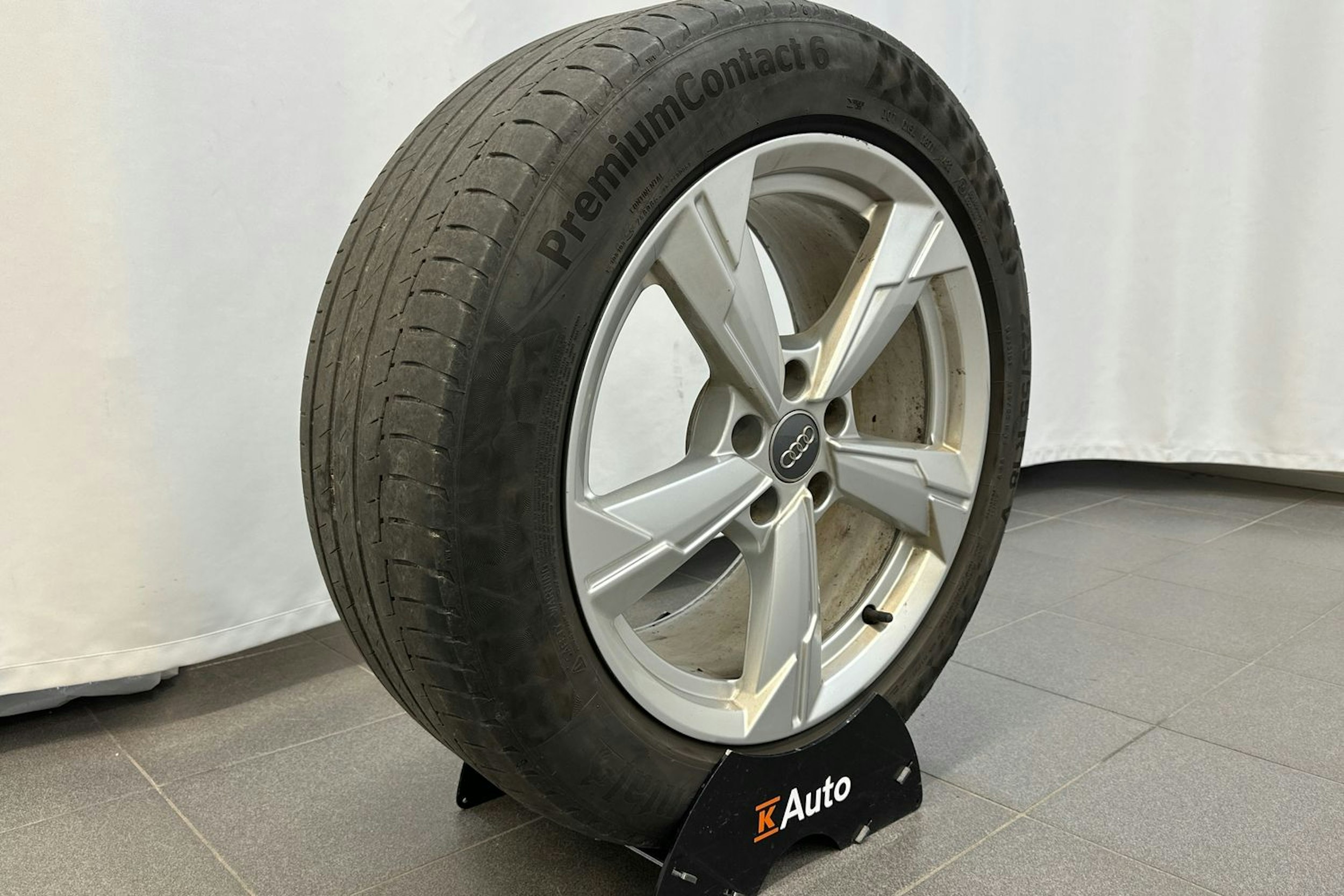 valkoinen Audi A6 2019 kuva 35.