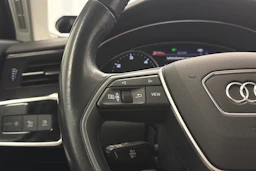 valkoinen Audi A6 2019 kuva 17.
