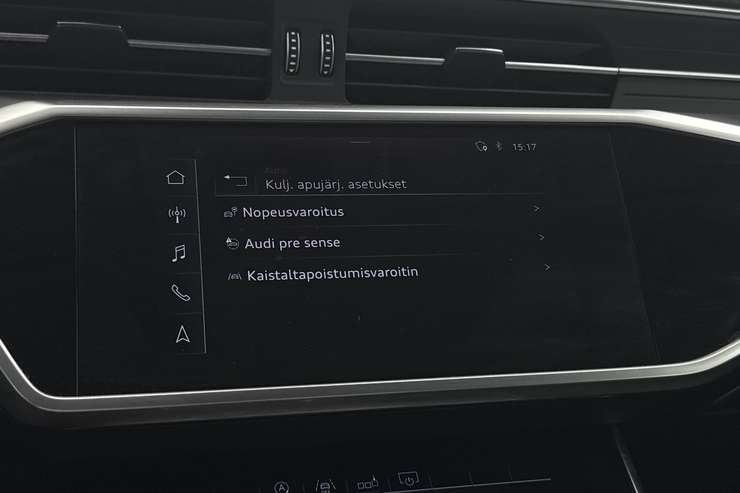 valkoinen Audi A6 2019 kuva 19.