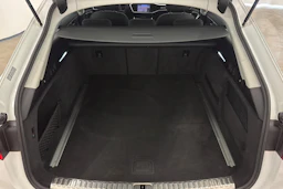 valkoinen Audi A6 2019 kuva 28.