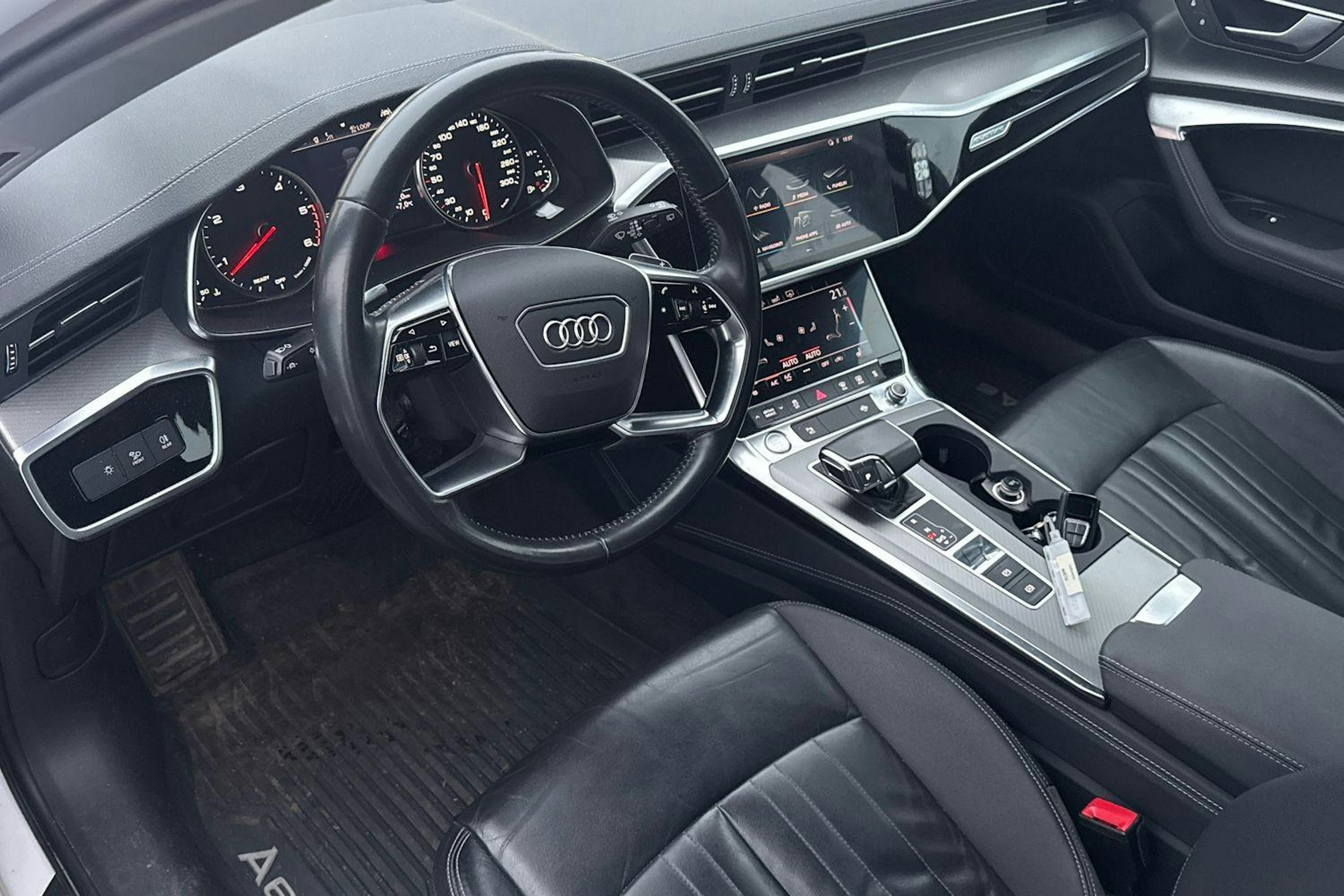 valkoinen Audi A6 2019 kuva 3.
