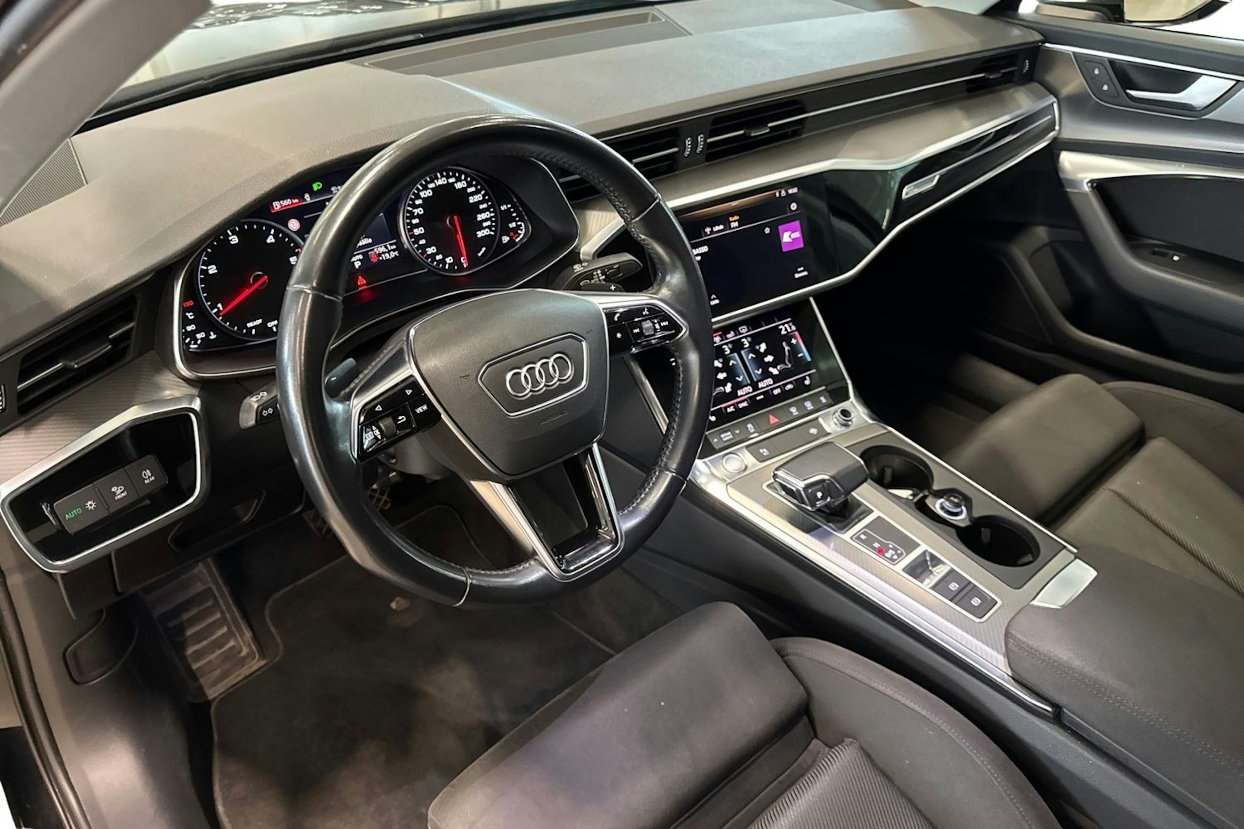 musta Audi A6 2019 kuva 7.