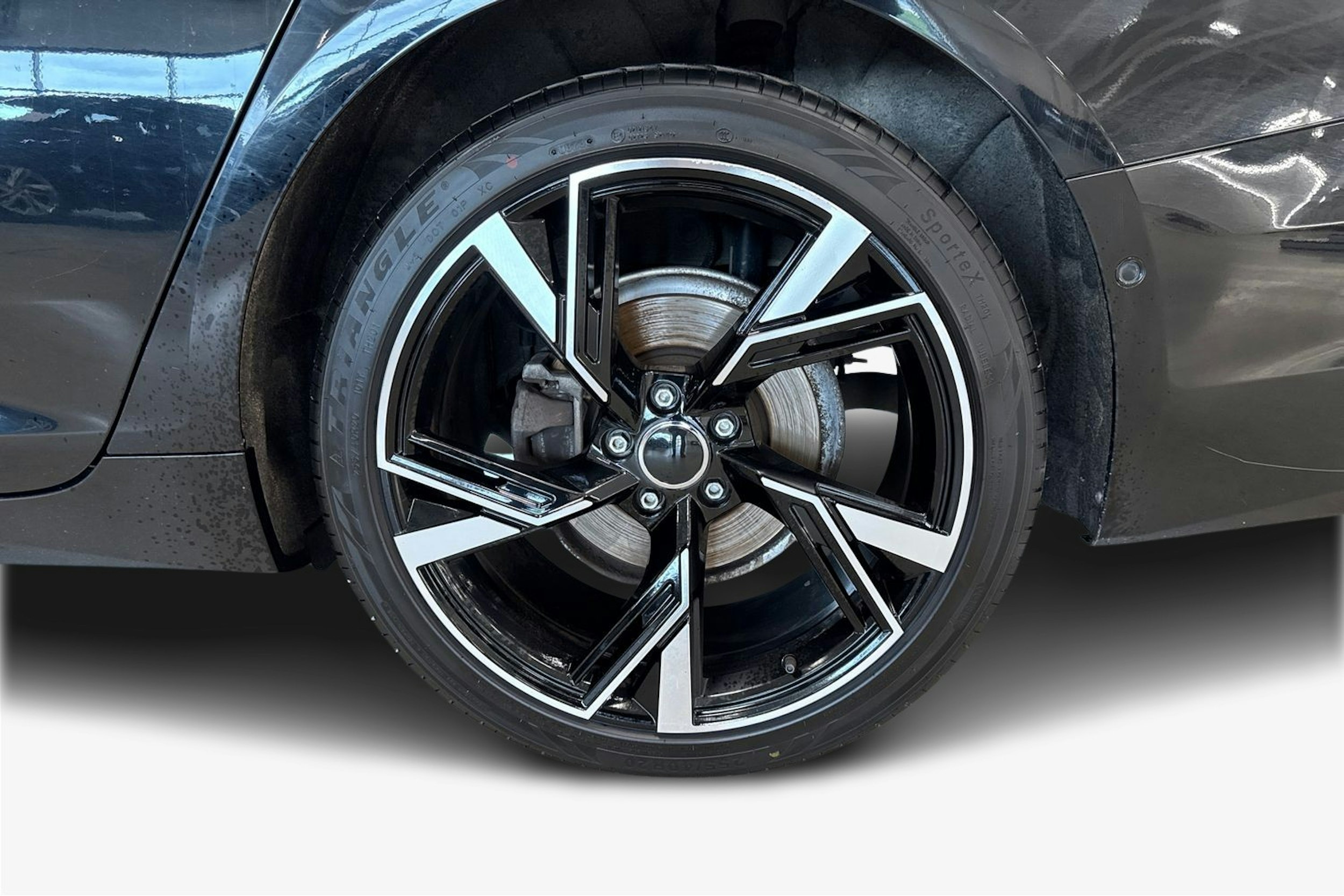 musta Audi A6 2019 kuva 11.