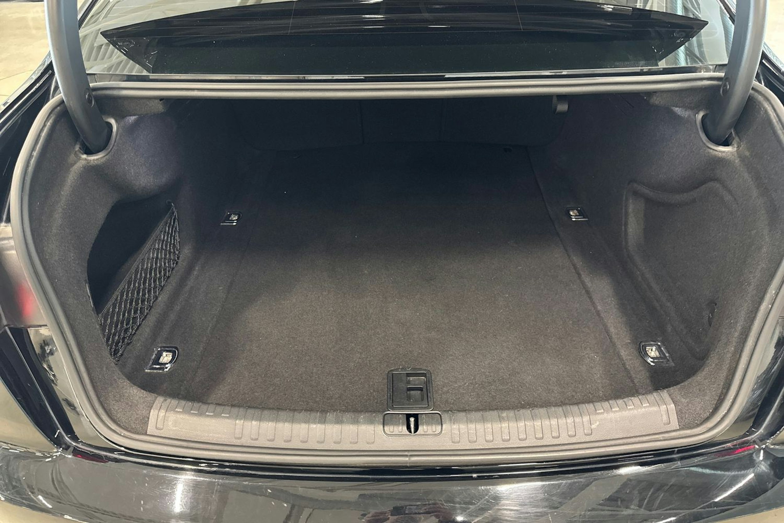musta Audi A6 2019 kuva 23.
