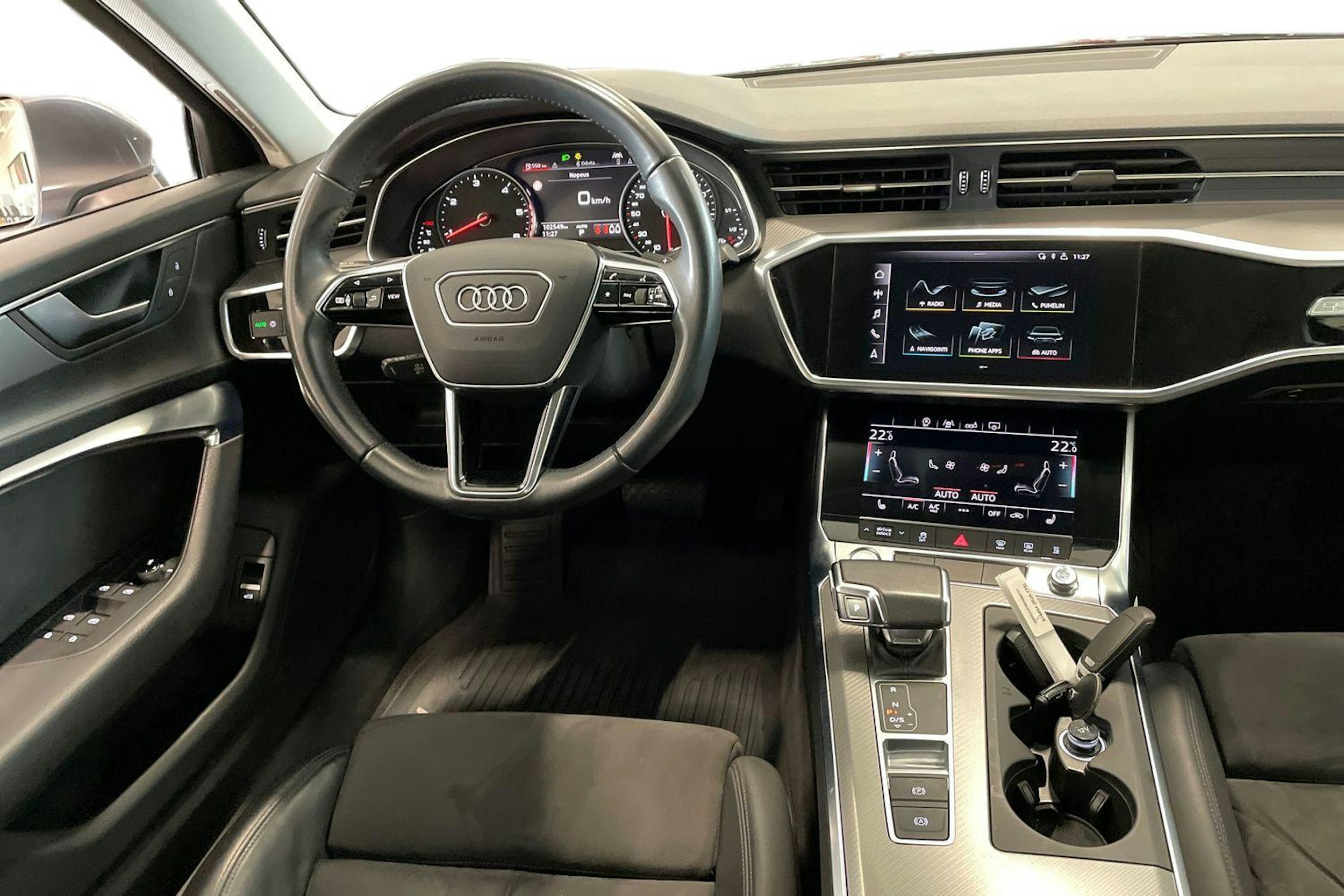 harmaa Audi A6 2019 kuva 7.