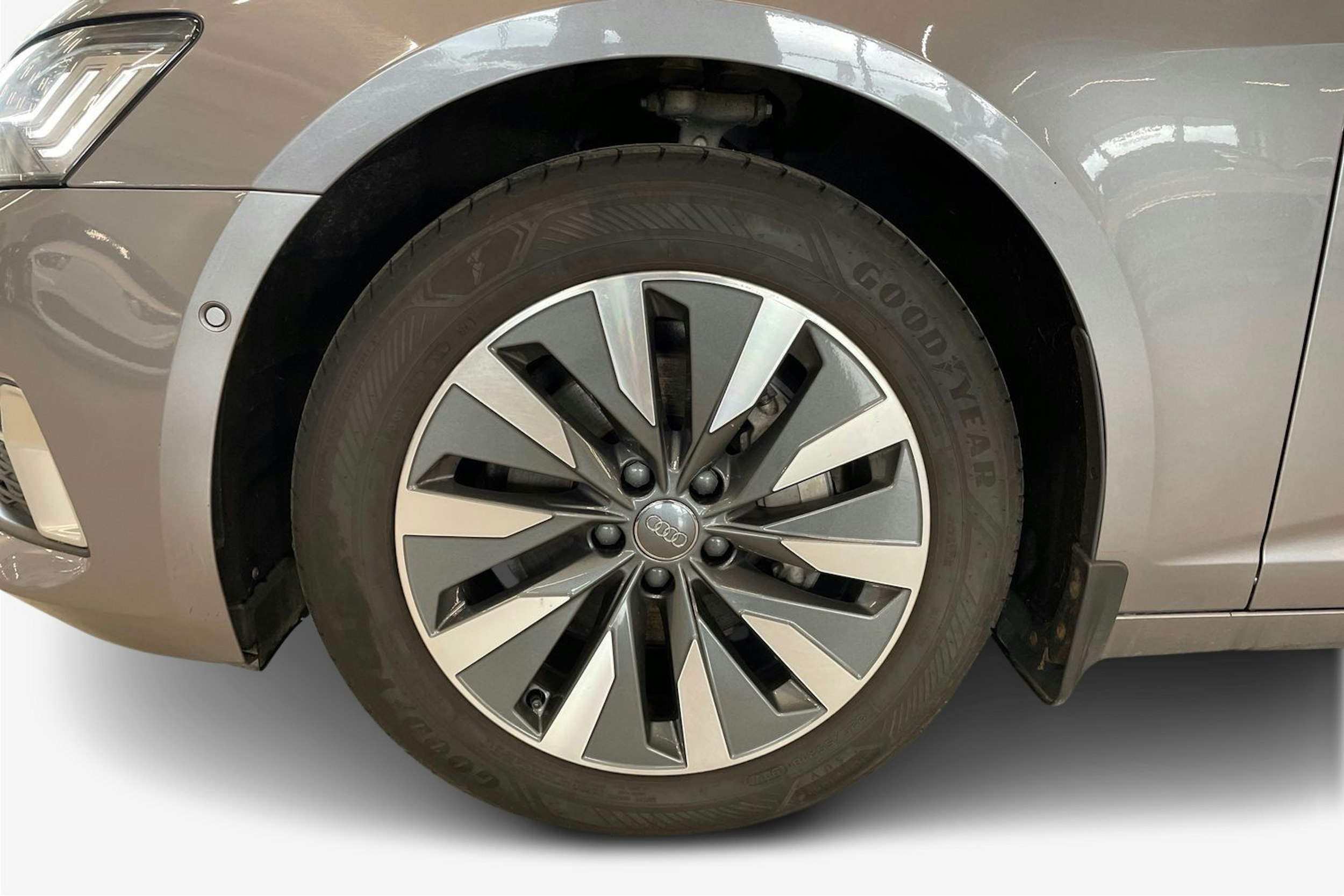 harmaa Audi A6 2019 kuva 9.