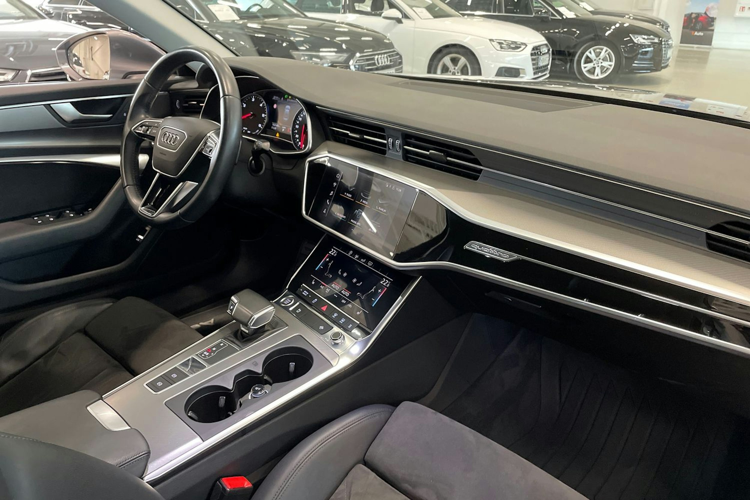 harmaa Audi A6 2019 kuva 12.