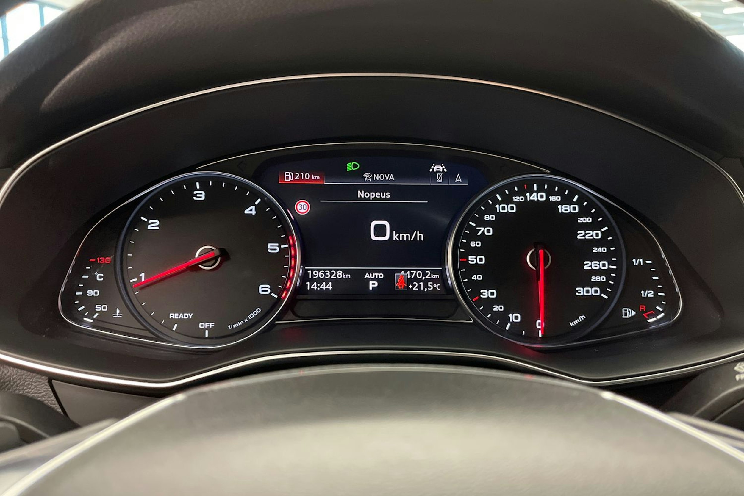 musta Audi A6 2019 kuva 18.