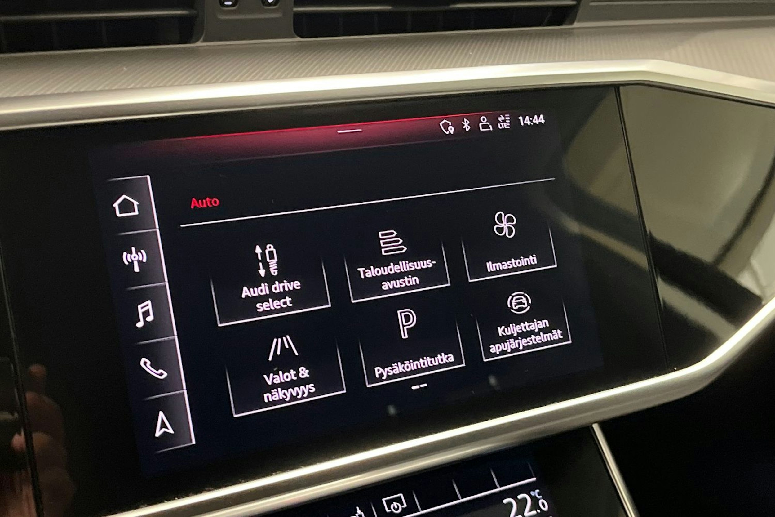 musta Audi A6 2019 kuva 20.