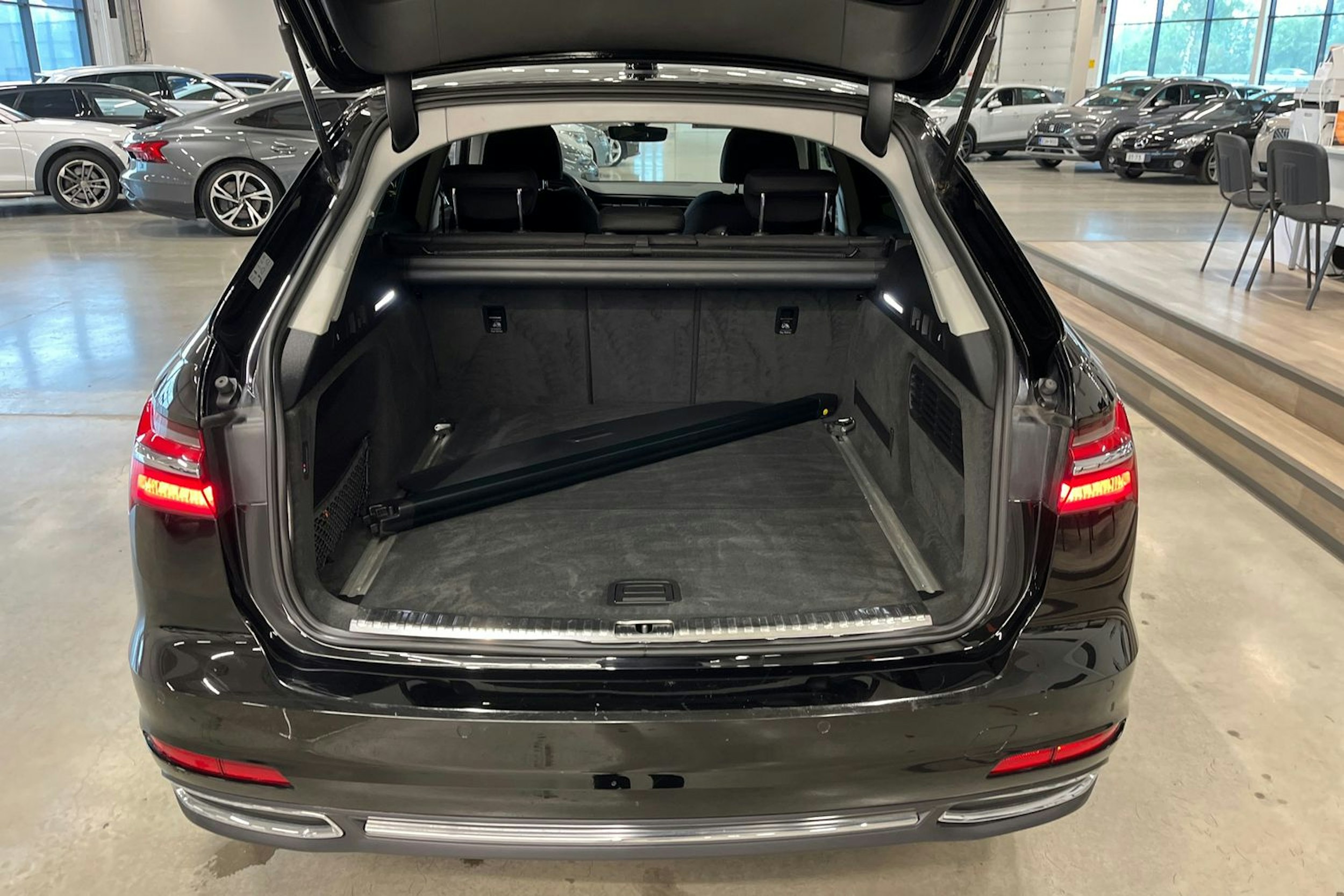 musta Audi A6 2019 kuva 34.