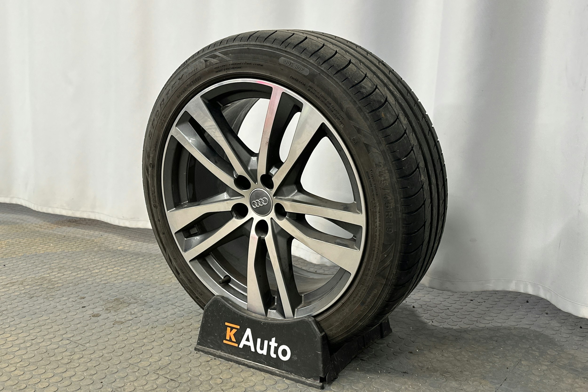 sininen Audi A6 2019 kuva 10.