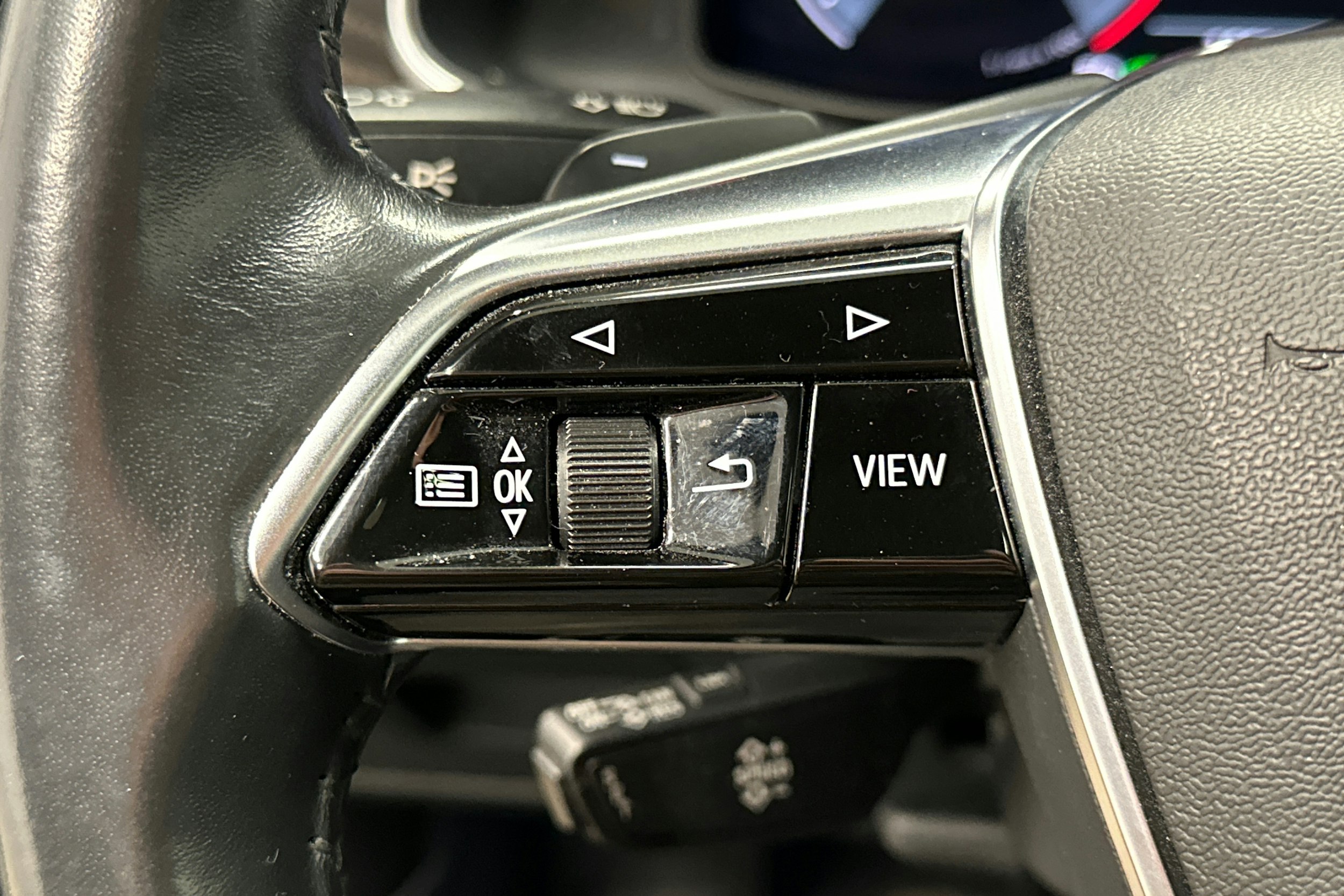 sininen Audi A6 2019 kuva 13.