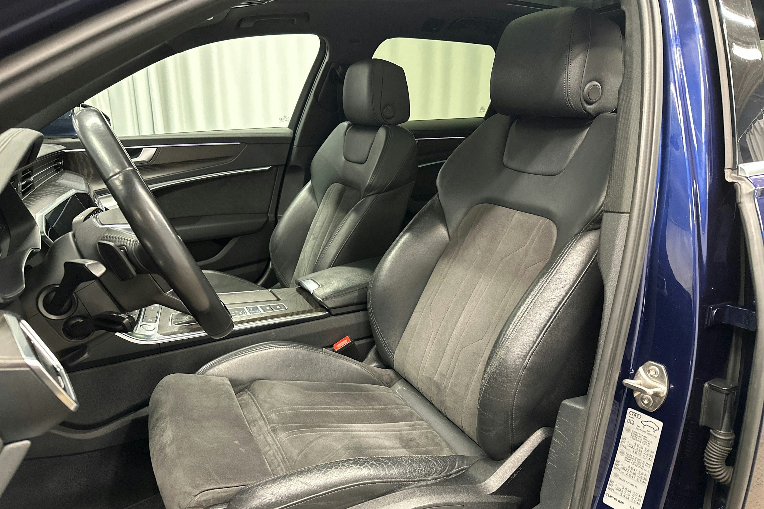 sininen Audi A6 2019 kuva 30.