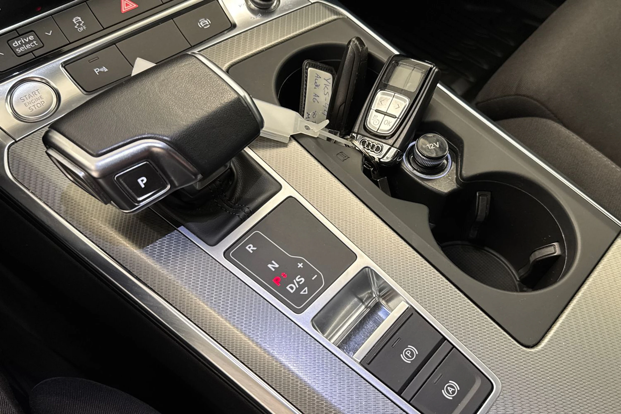 musta Audi A6 2019 kuva 22.