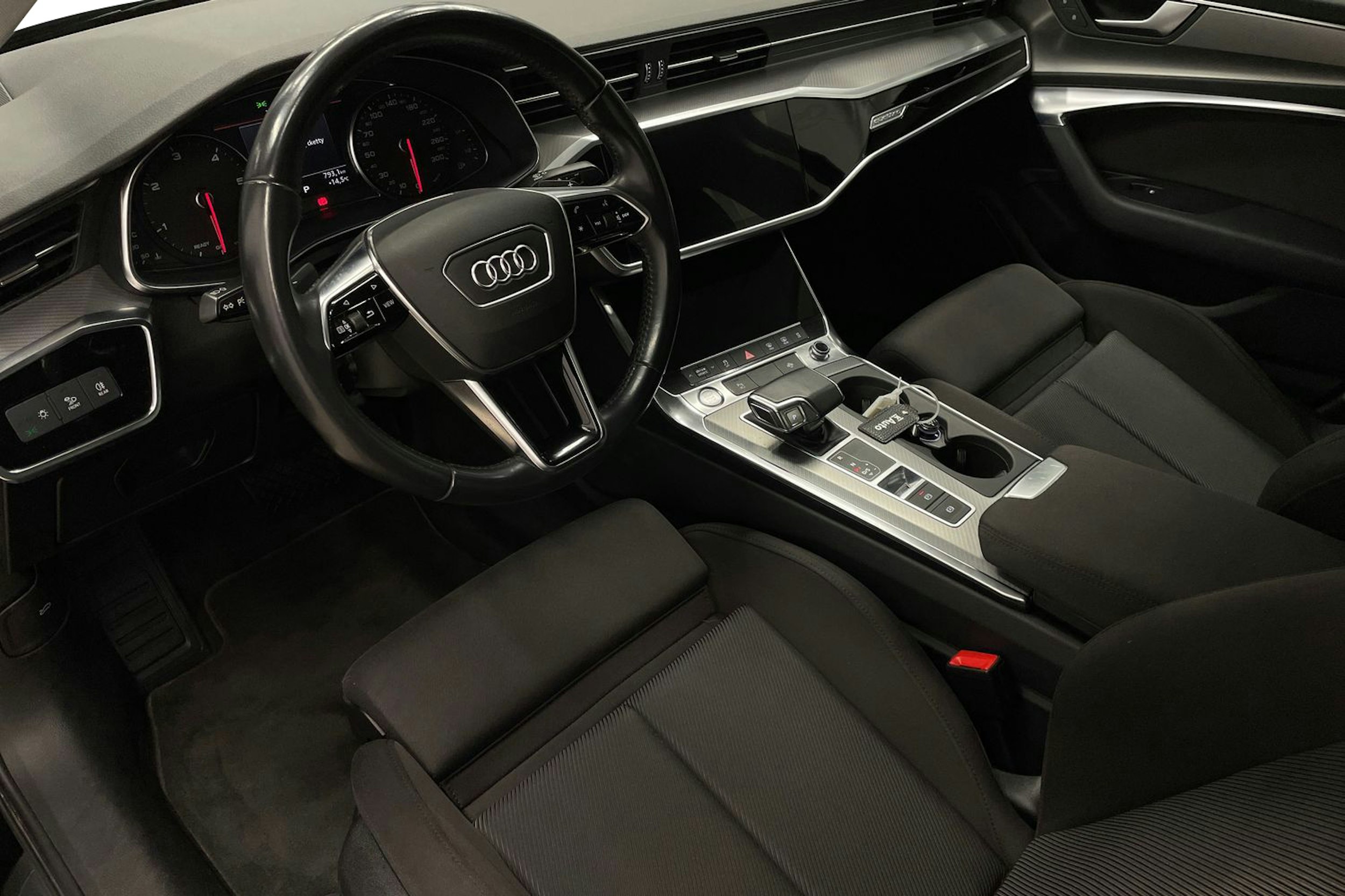 musta Audi A6 2019 kuva 7.