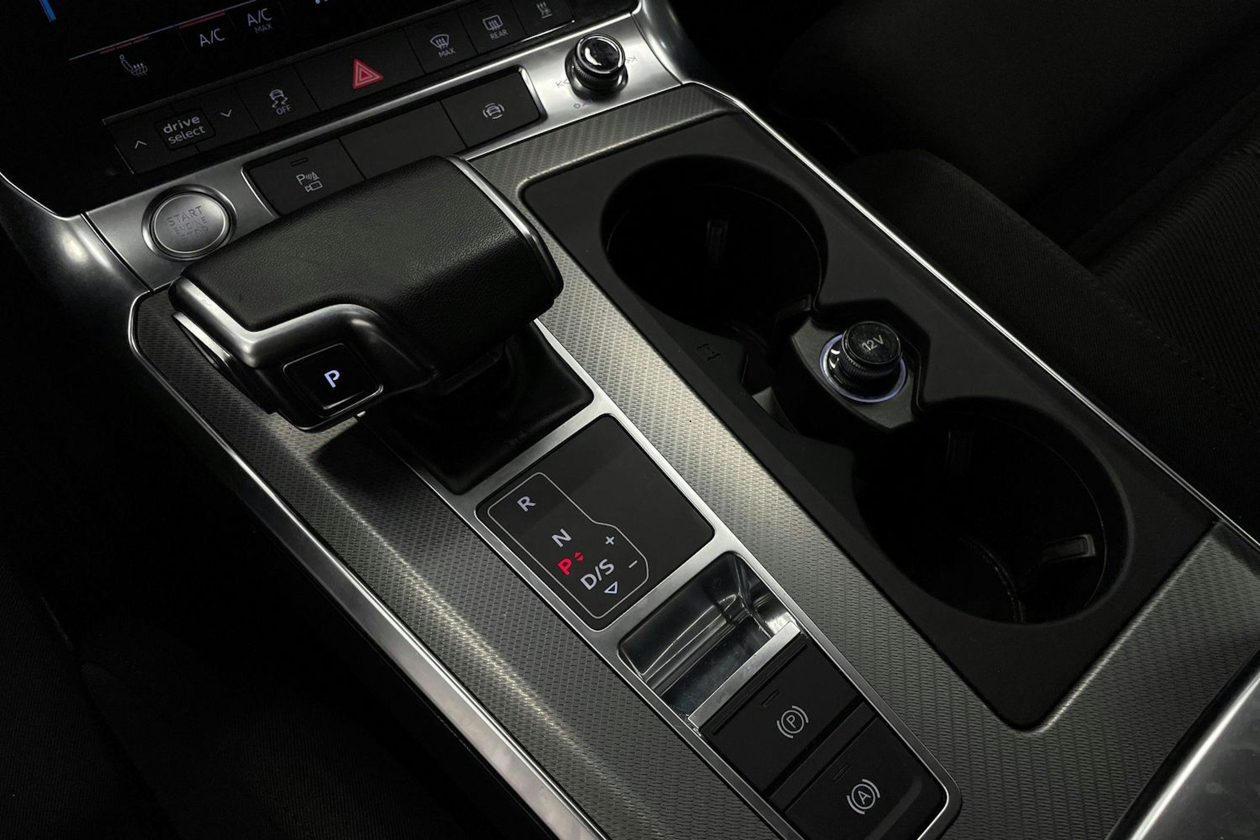 musta Audi A6 2019 kuva 20.