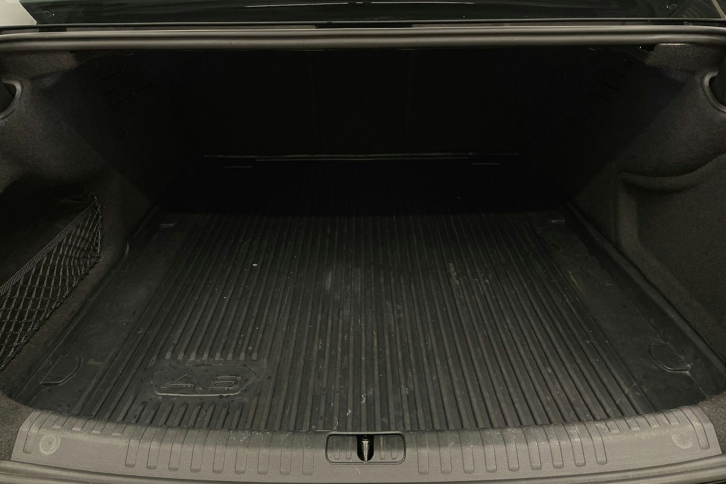 musta Audi A6 2019 kuva 27.