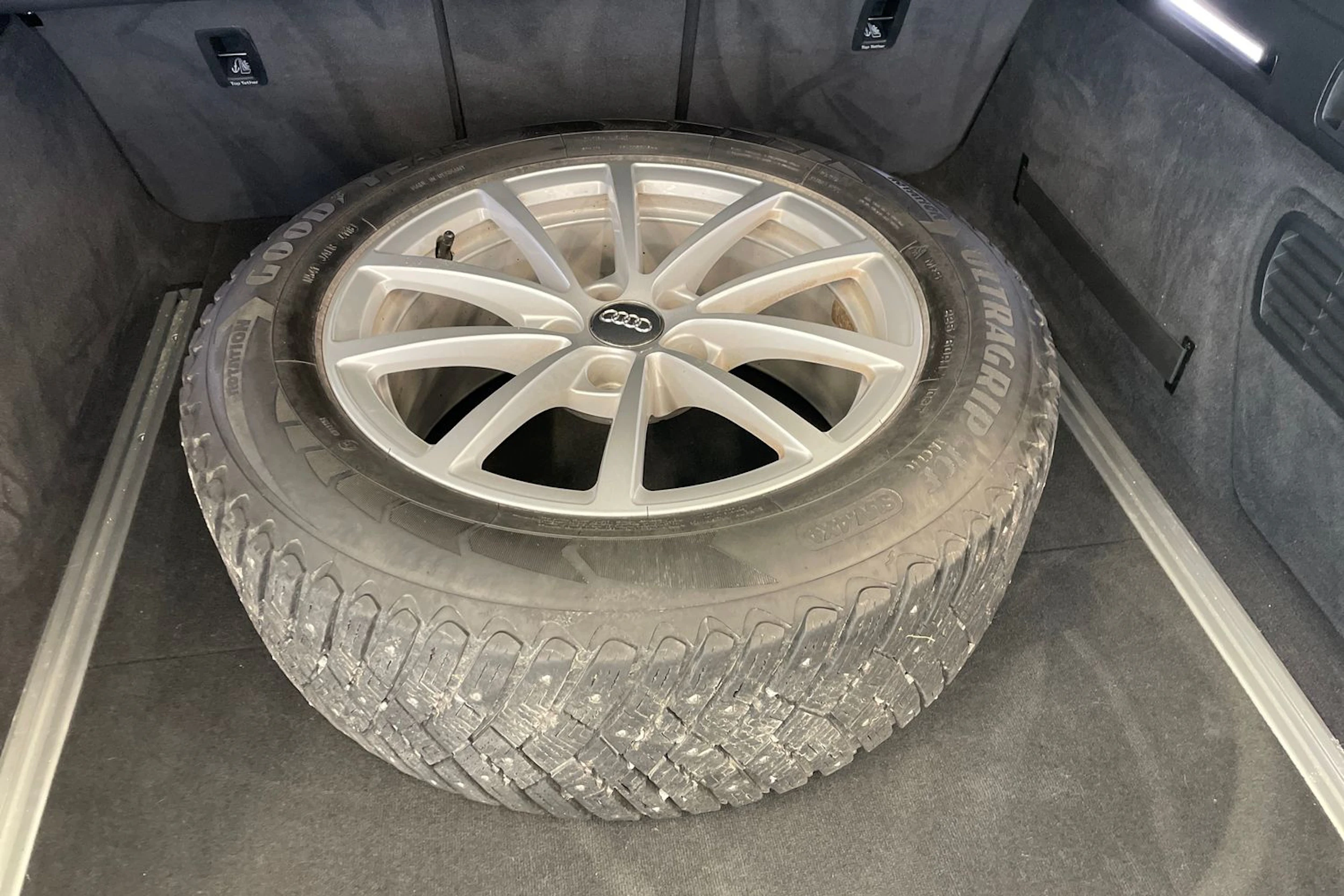 met. musta Audi A6 2019 kuva 10.