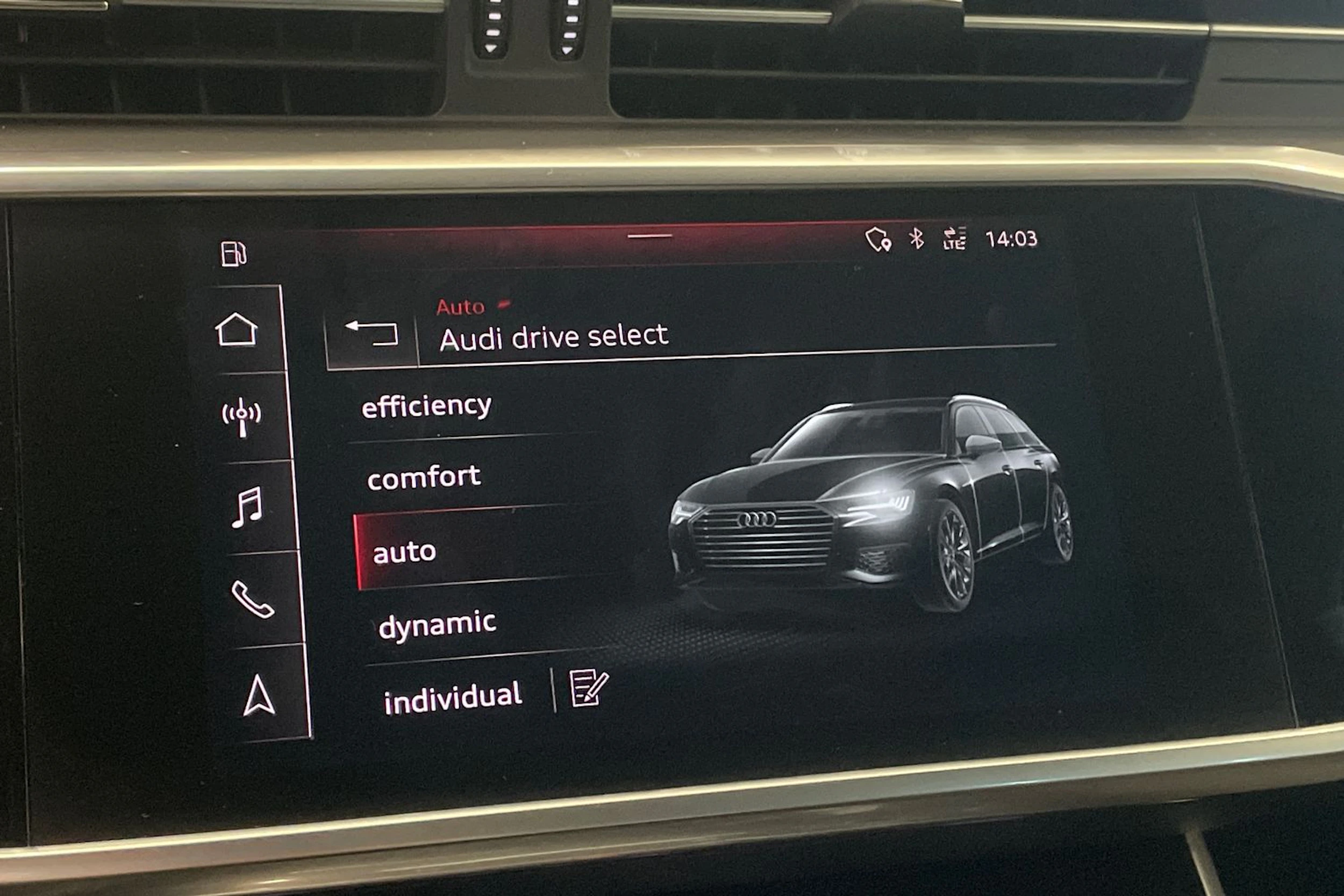 musta Audi A6 2019 kuva 29.