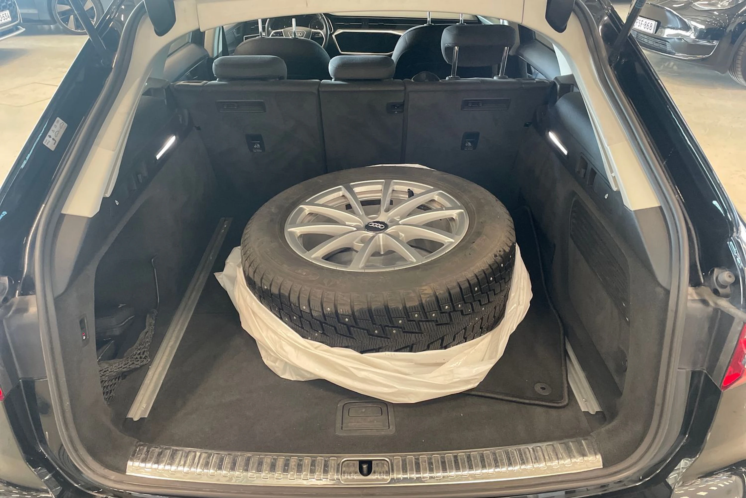 musta Audi A6 2019 kuva 33.