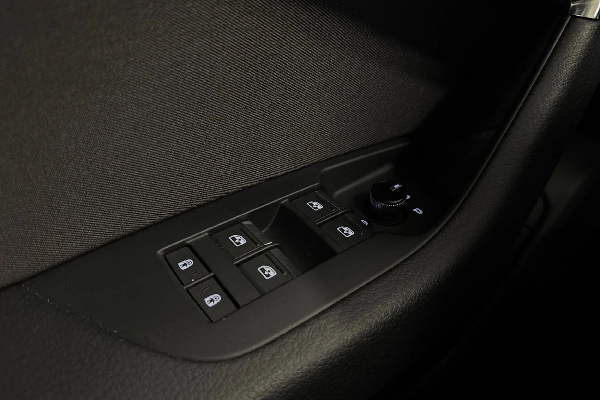 musta Audi A6 2020 kuva 18.