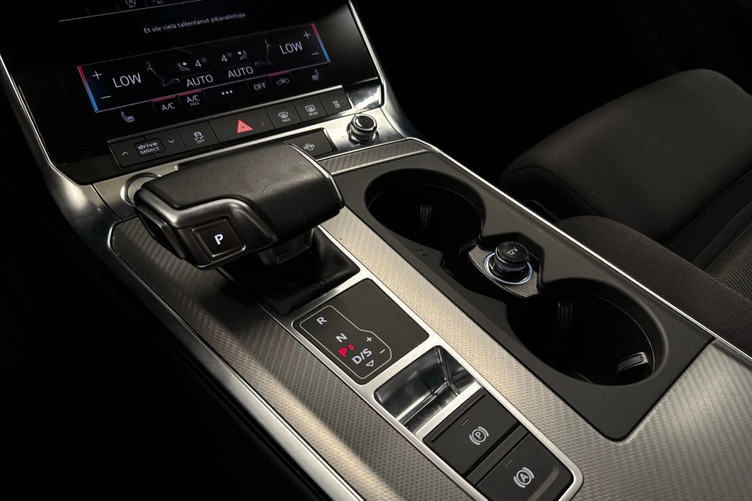 musta Audi A6 2020 kuva 24.