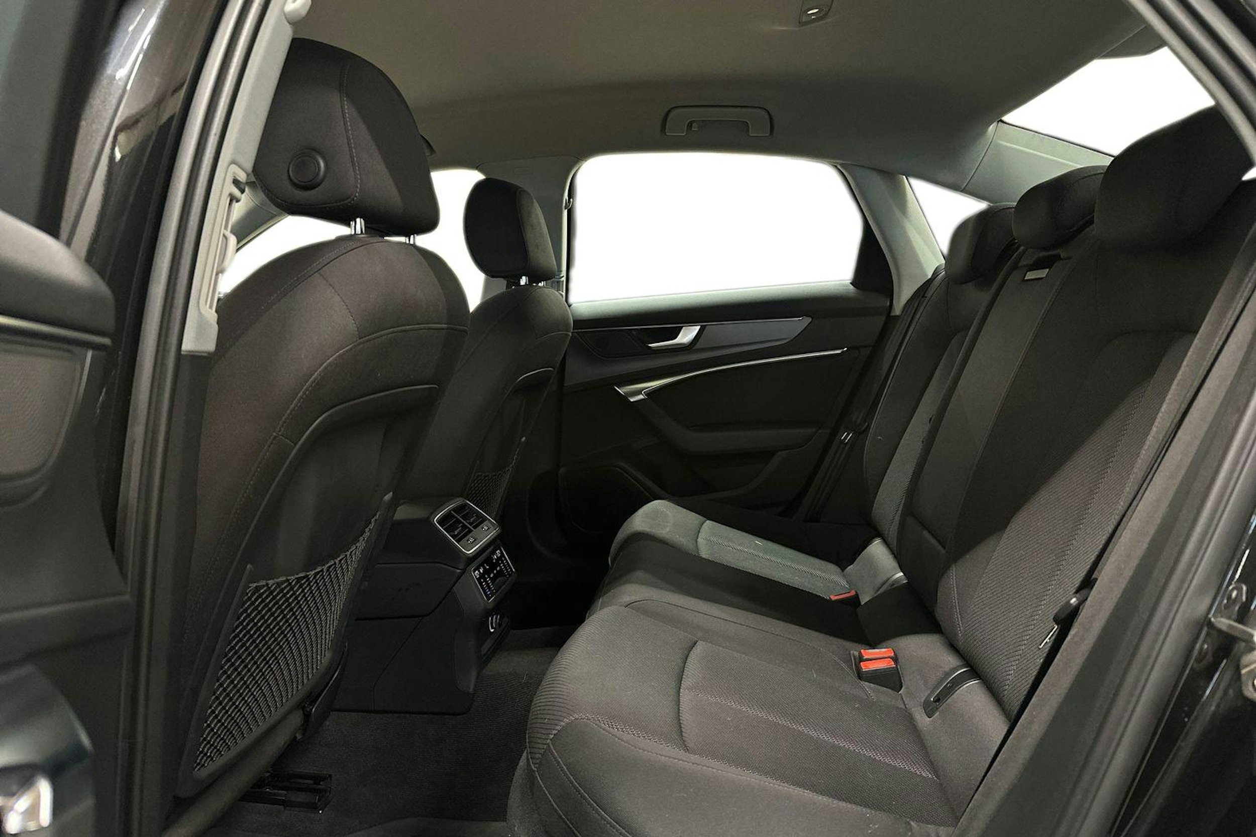 harmaa Audi A6 2020 kuva 10.