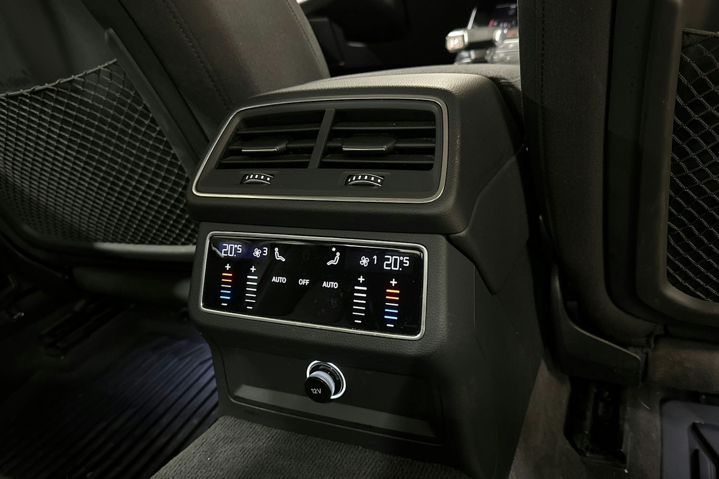 harmaa Audi A6 2020 kuva 15.